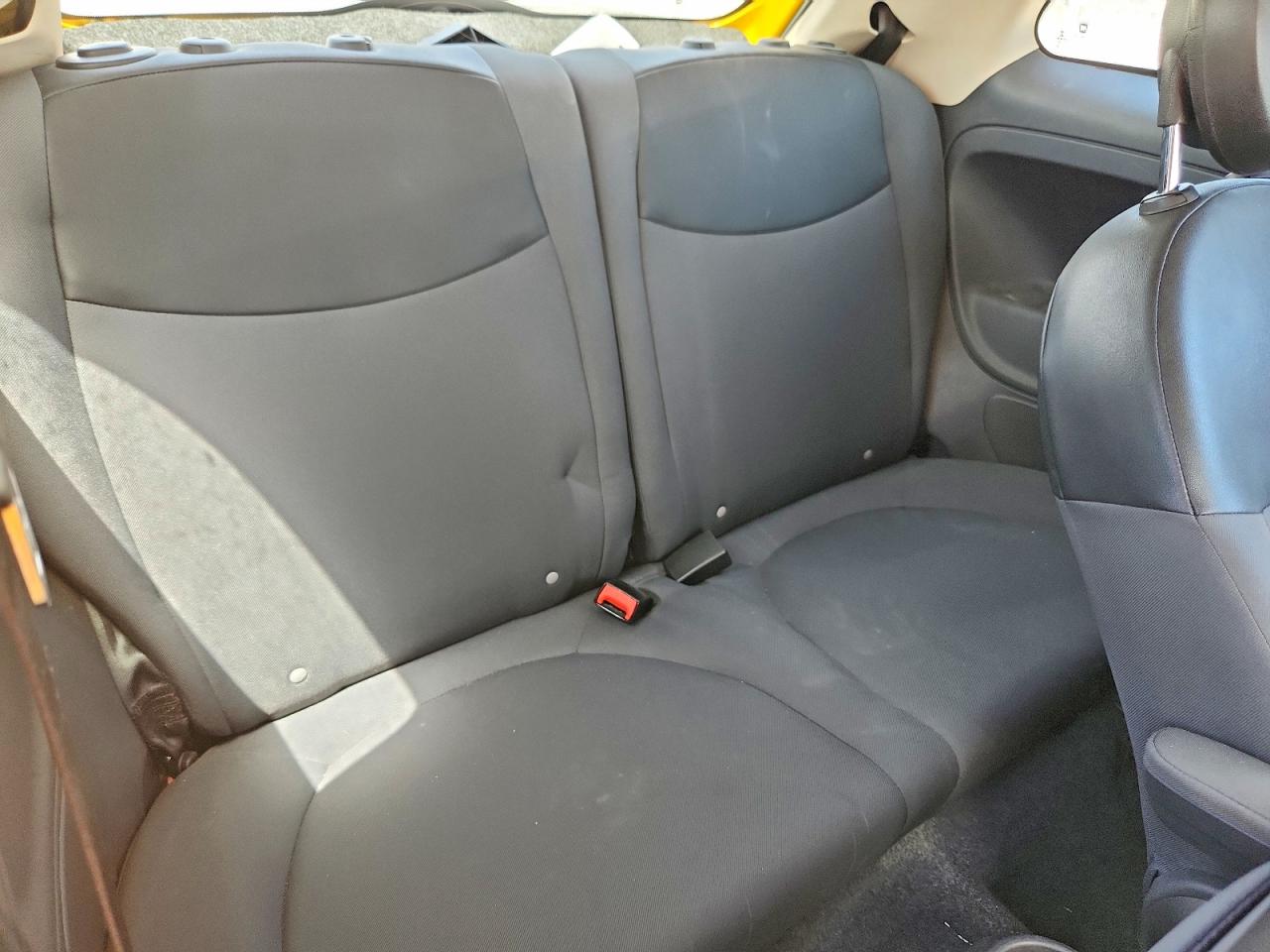 2015 Fiat 500 Pop Yellow vin: 3C3CFFAR5FT653192