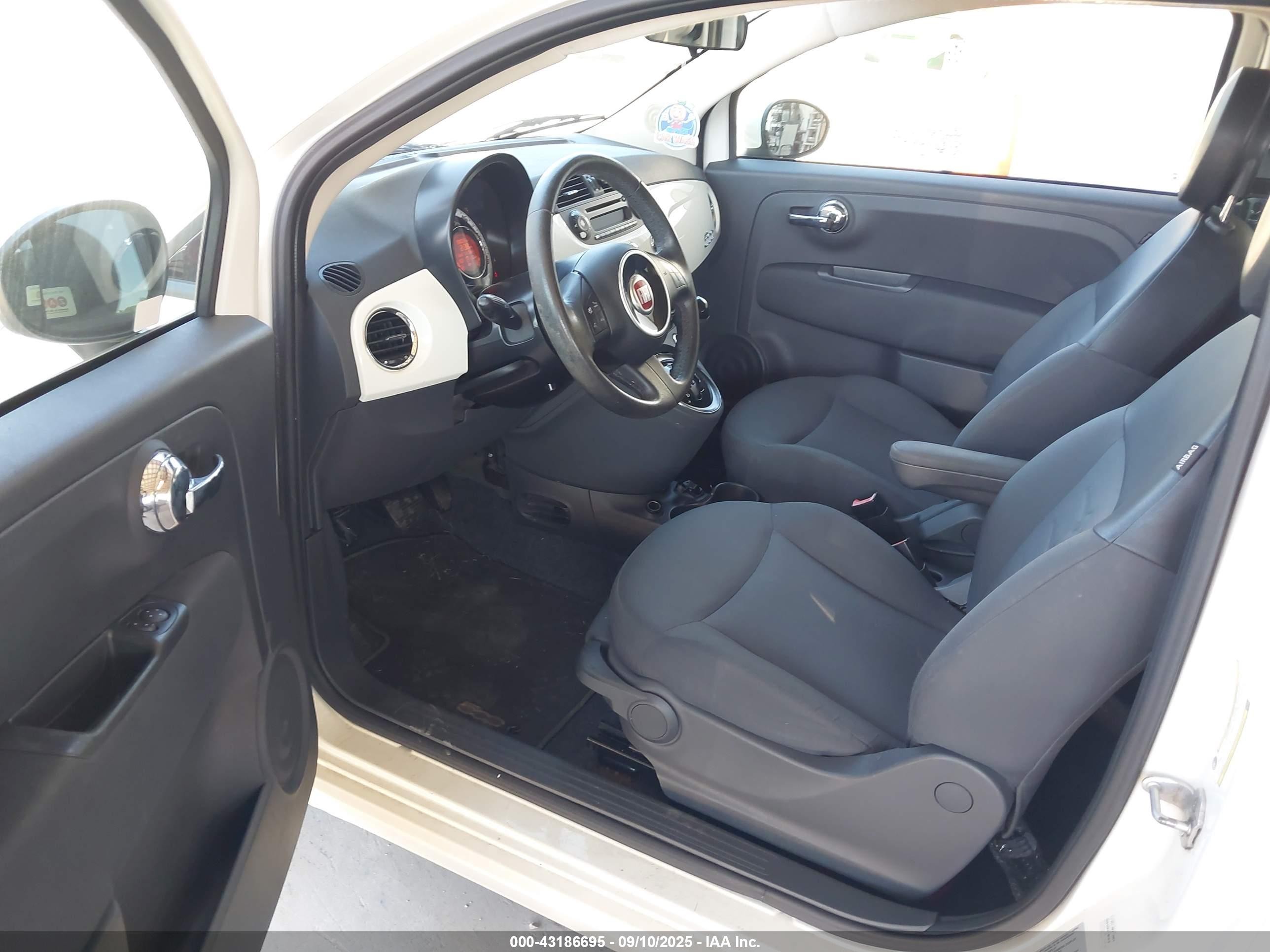 2015 Fiat 500 Pop Белый vin: 3C3CFFAR7FT579726