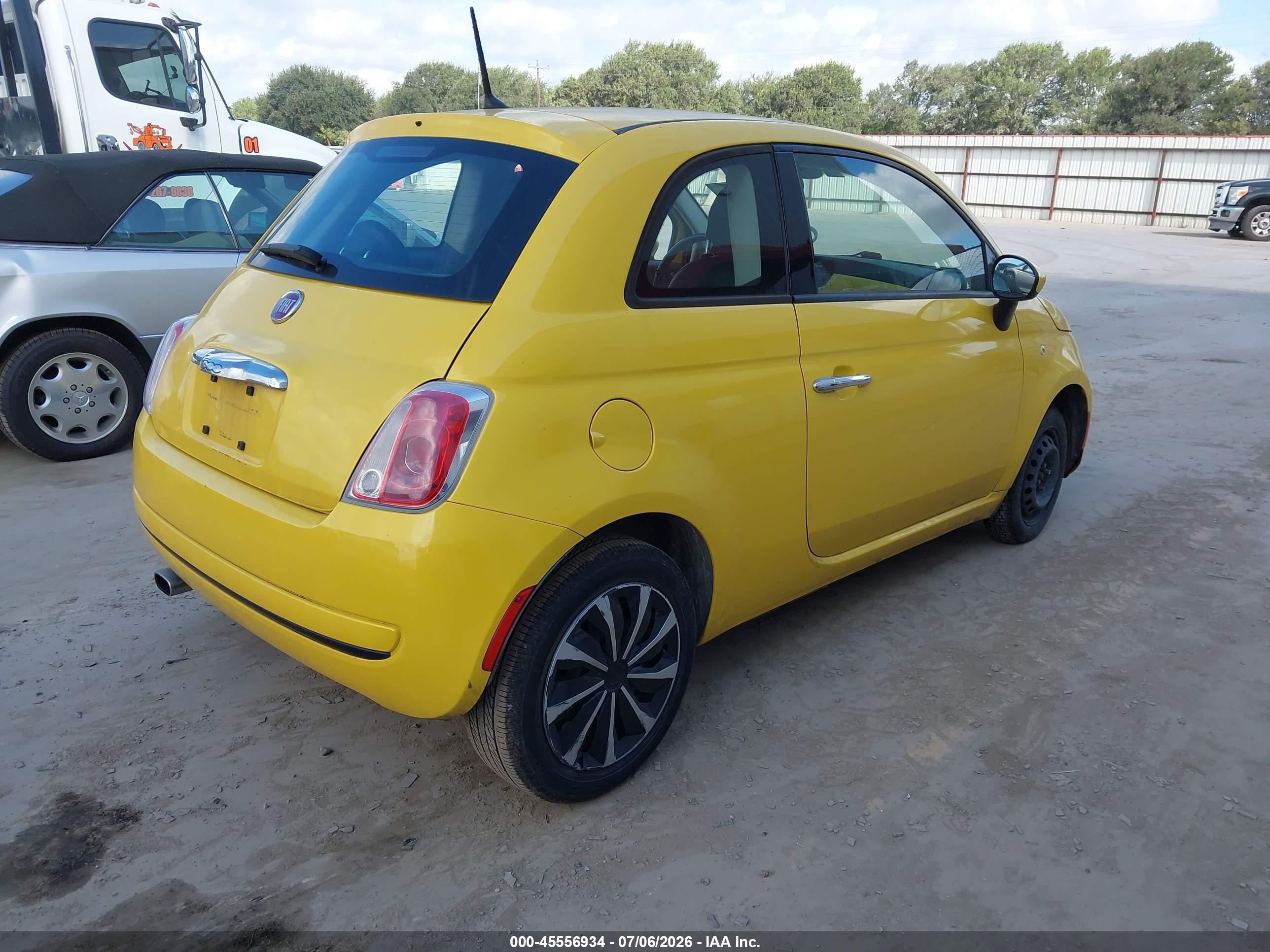 2015 Fiat 500 Pop Yellow vin: 3C3CFFAR7FT624664