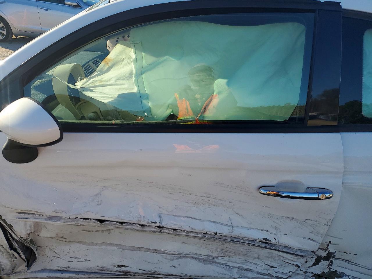 2014 Fiat 500 Pop White vin: 3C3CFFAR8ET268756
