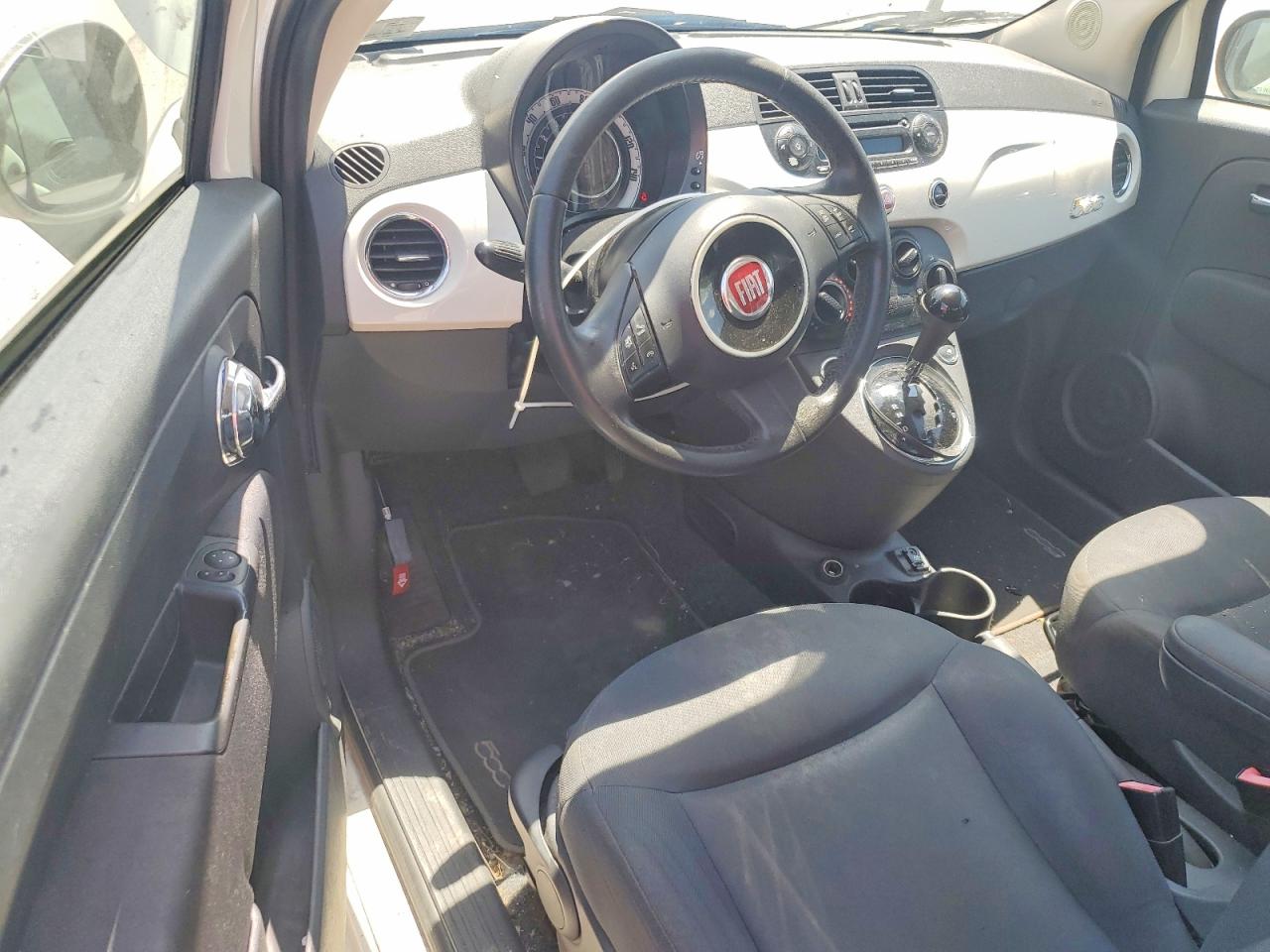 2015 Fiat 500 Pop White vin: 3C3CFFAR8FT549893