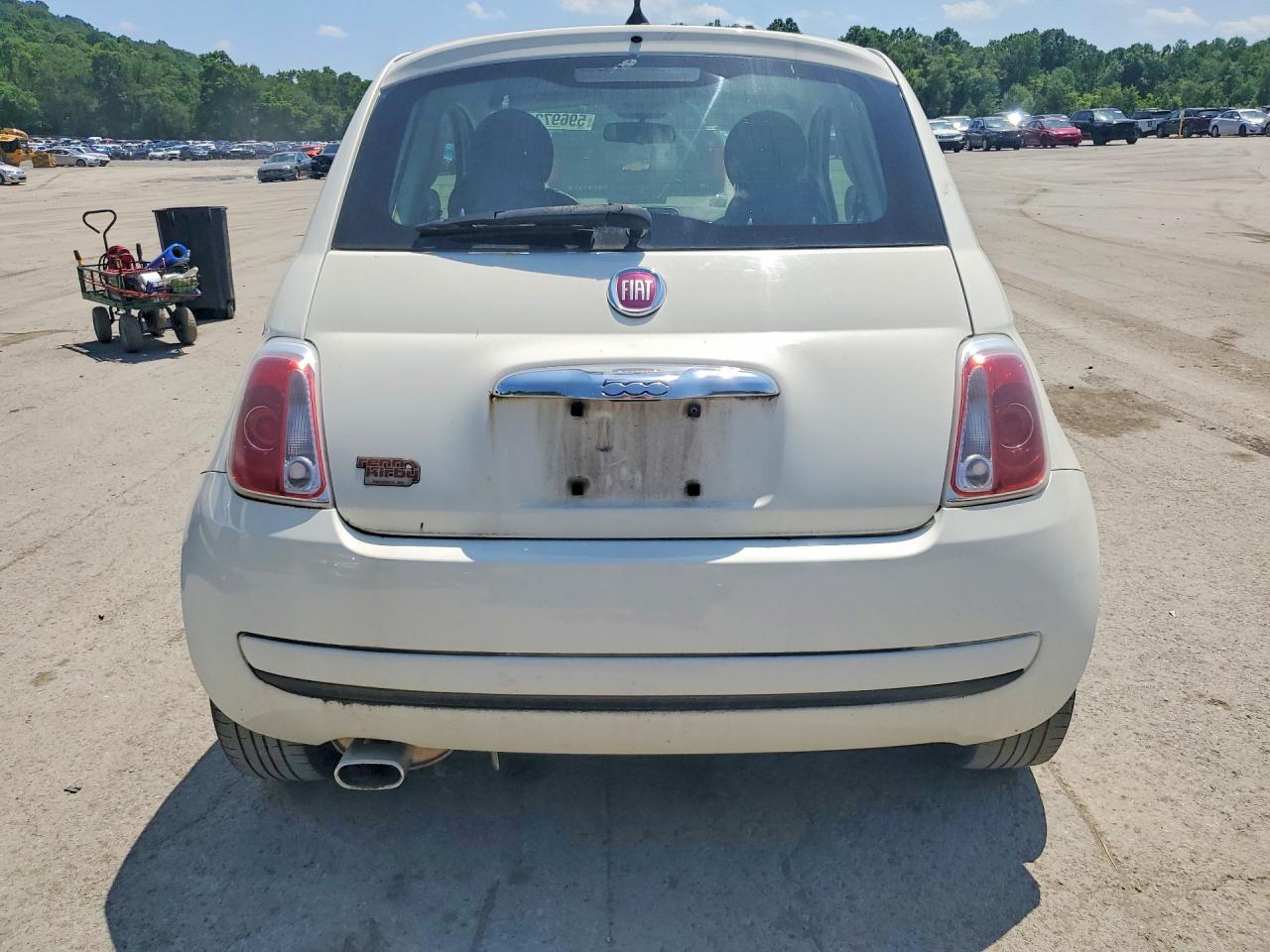 2015 Fiat 500 Pop White vin: 3C3CFFAR8FT549893