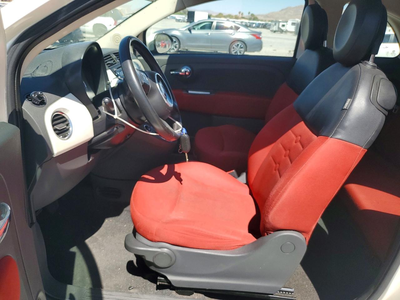 2012 Fiat 500 Pop White vin: 3C3CFFAR9CT349018