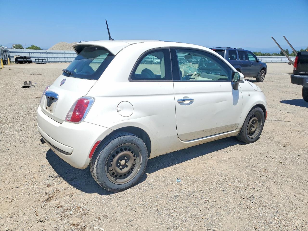 2013 Fiat 500 Pop White vin: 3C3CFFAR9DT745483