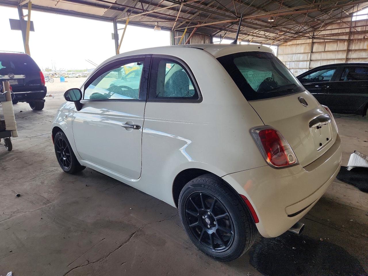 2014 Fiat 500 Pop White vin: 3C3CFFAR9ET293388