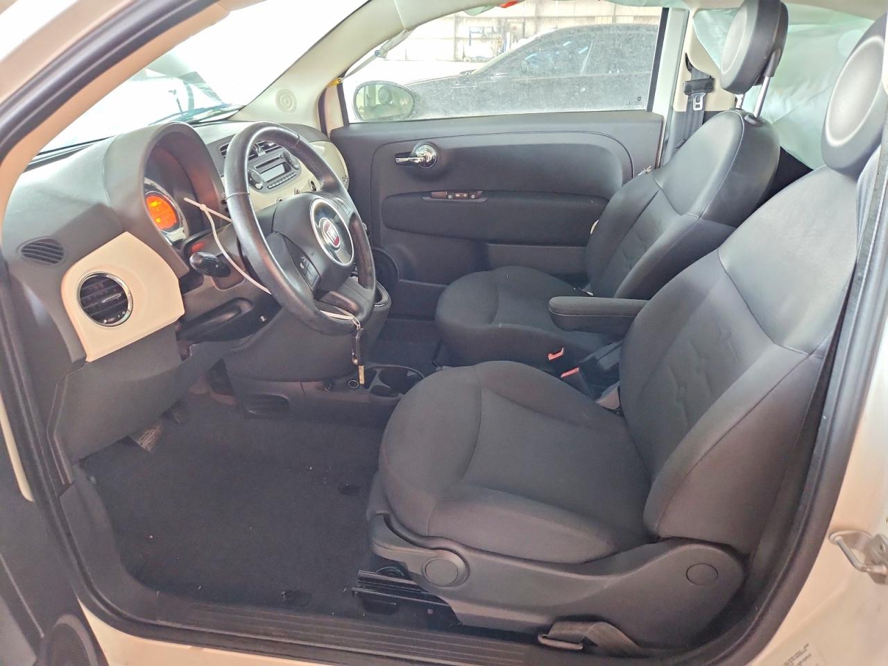 2014 Fiat 500 Pop White vin: 3C3CFFAR9ET293388