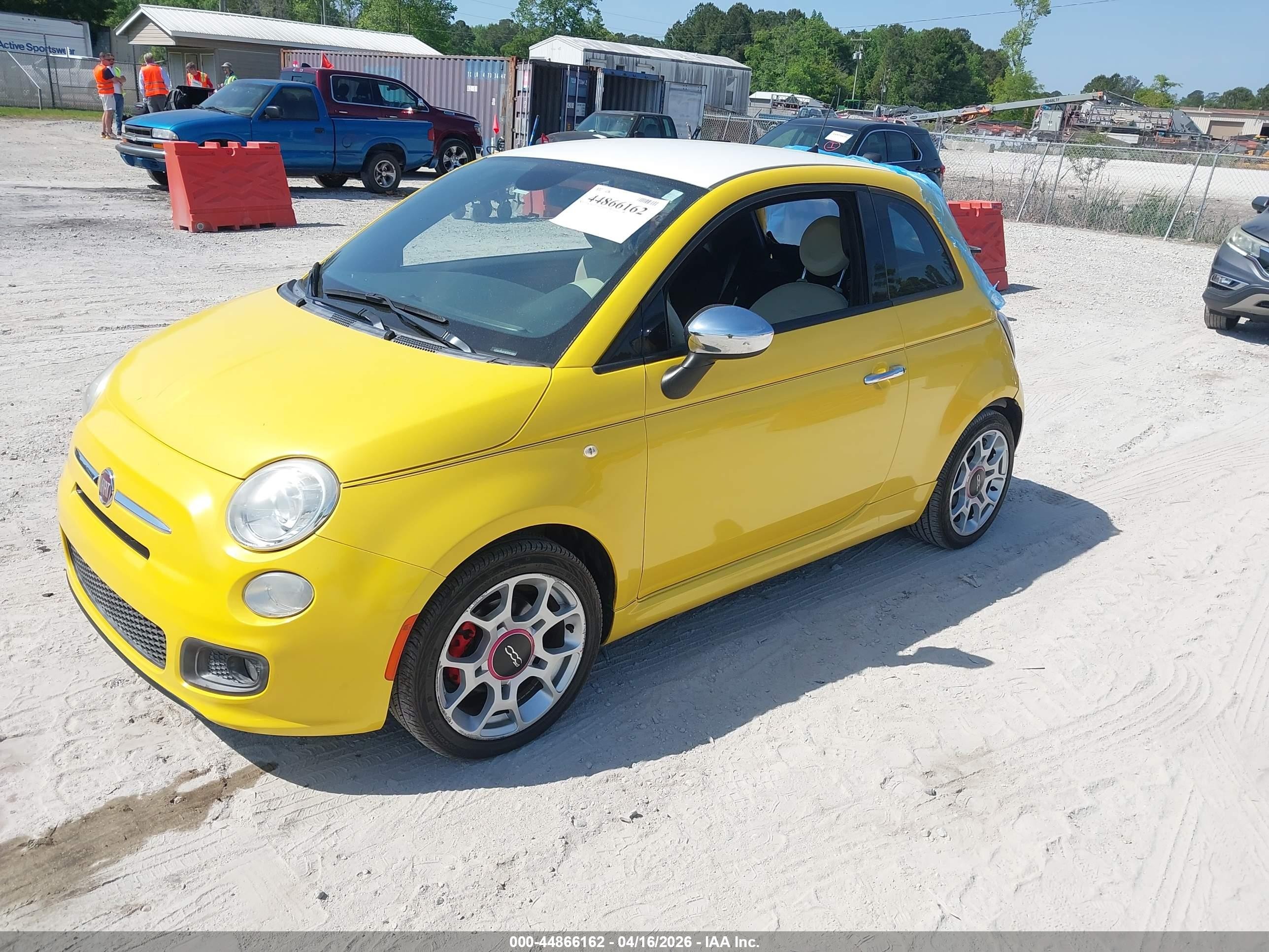 2015 Fiat 500 Sport Yellow vin: 3C3CFFBR4FT636771