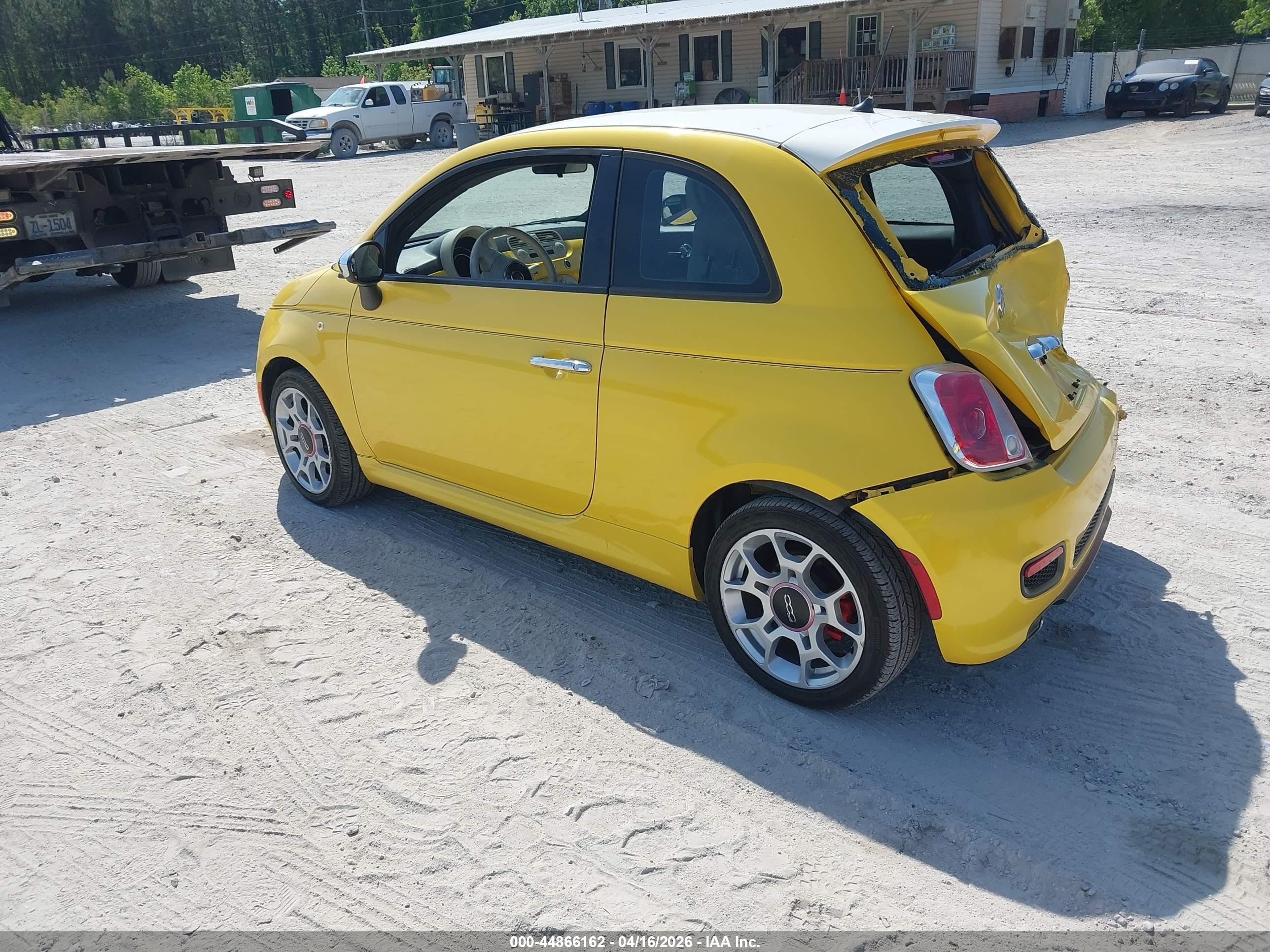 2015 Fiat 500 Sport Yellow vin: 3C3CFFBR4FT636771