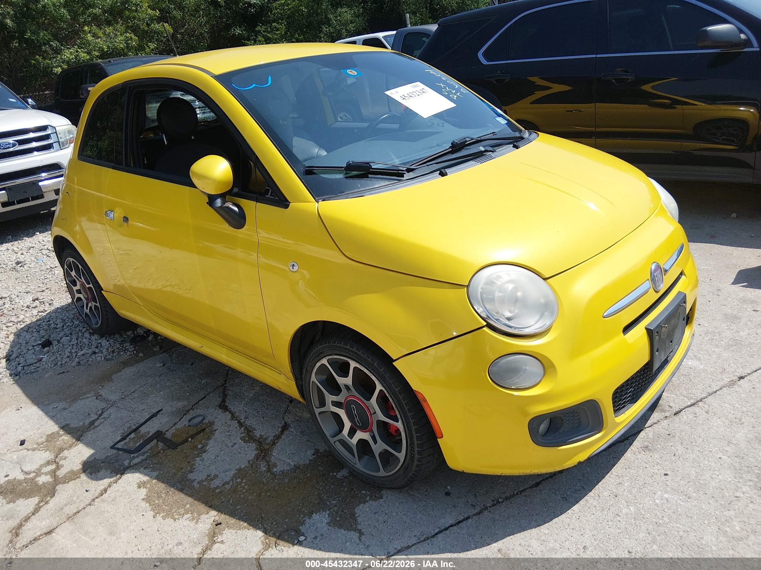 2015 Fiat 500 Sport Yellow vin: 3C3CFFBR8FT562304