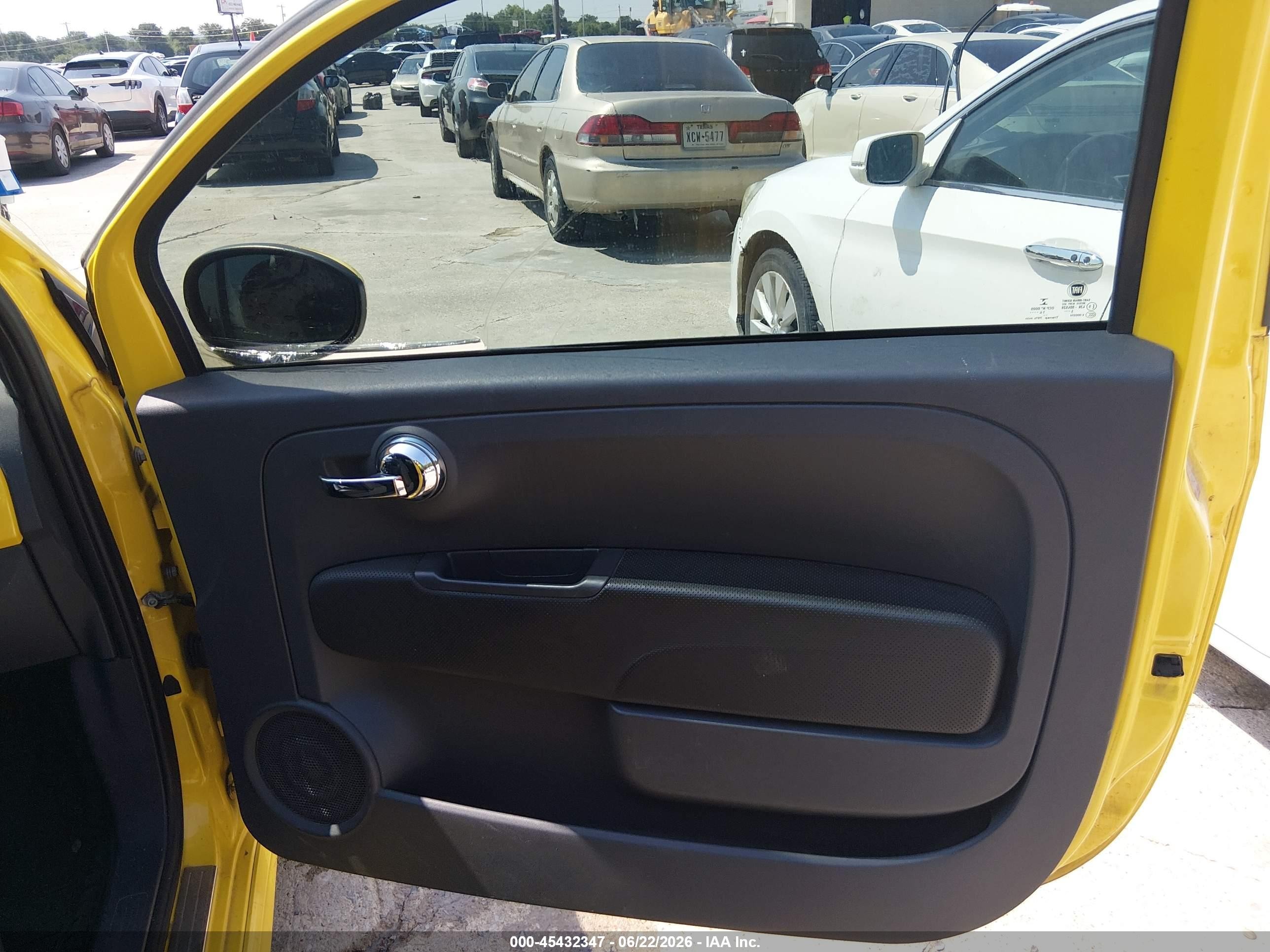 2015 Fiat 500 Sport Yellow vin: 3C3CFFBR8FT562304
