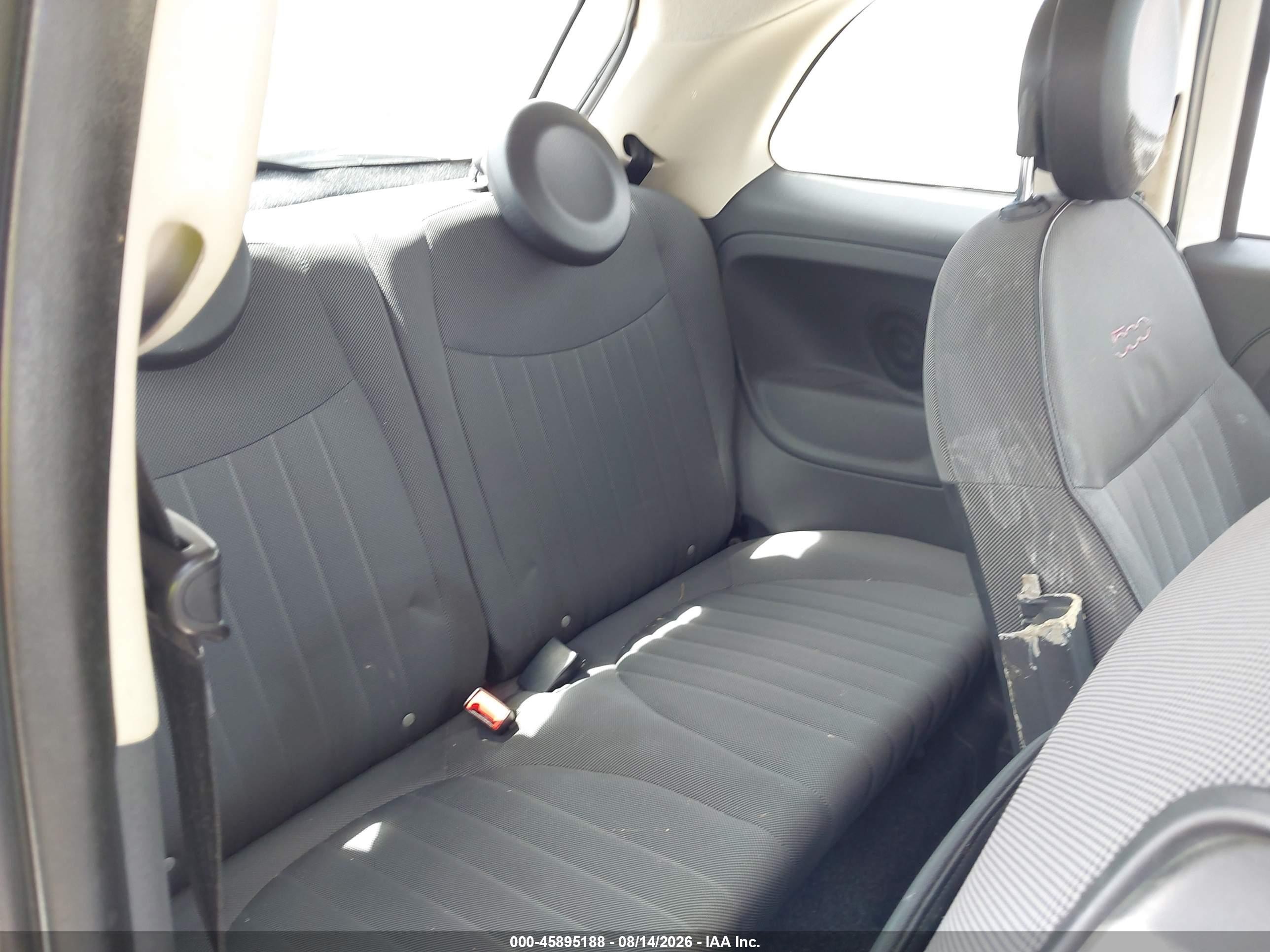 2012 Fiat 500 Lounge Белый vin: 3C3CFFCR3CT105331