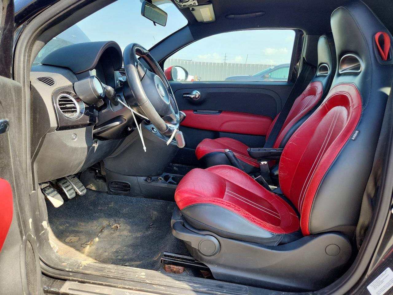 2013 Fiat 500 Abarth Black vin: 3C3CFFFH6DT613605