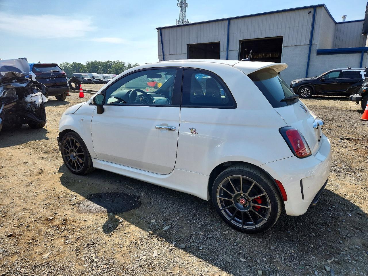 2015 Fiat 500 Abarth White vin: 3C3CFFFH6FT503608