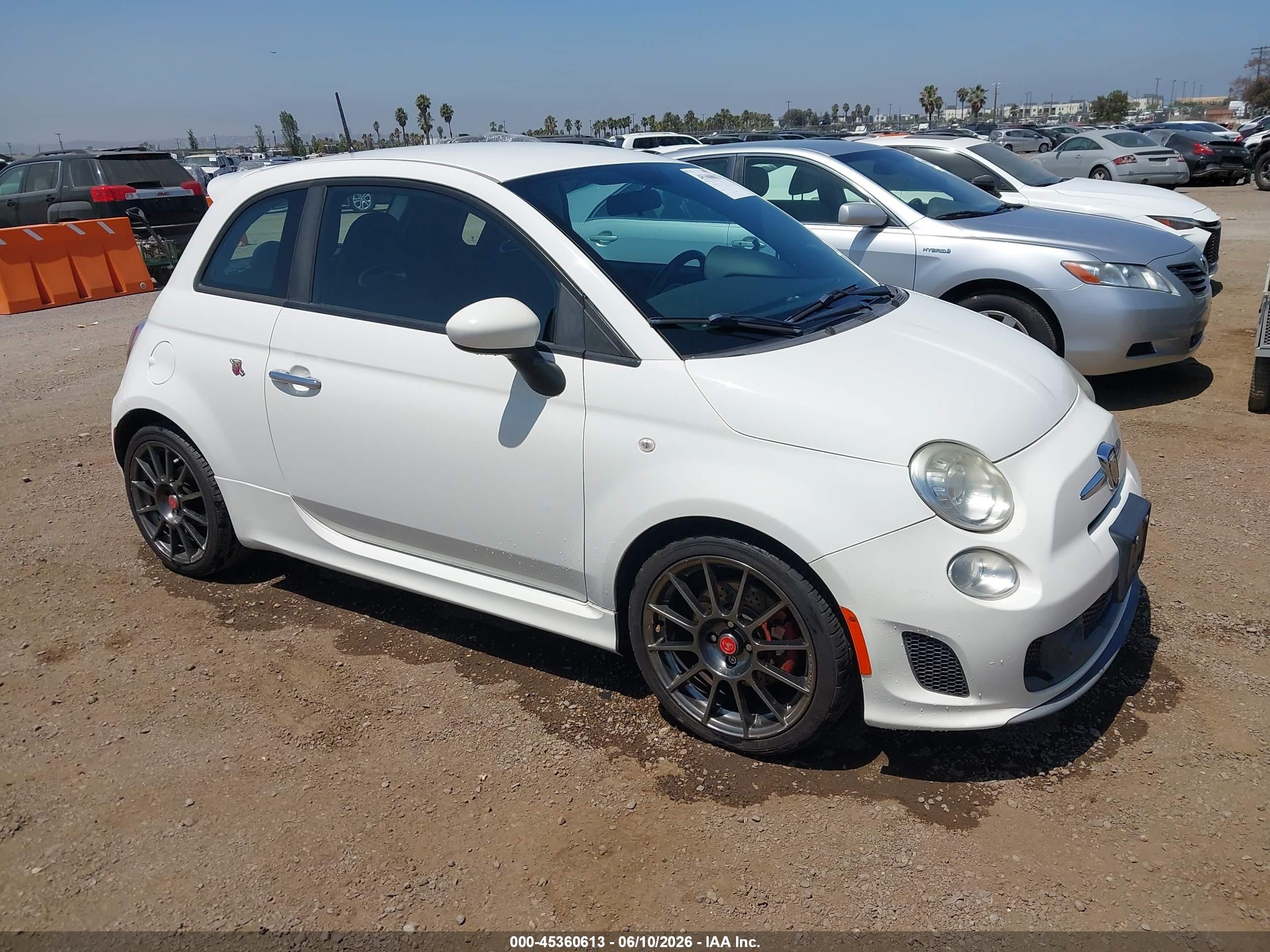 2015 Fiat 500 Abarth White vin: 3C3CFFFH6FT741474