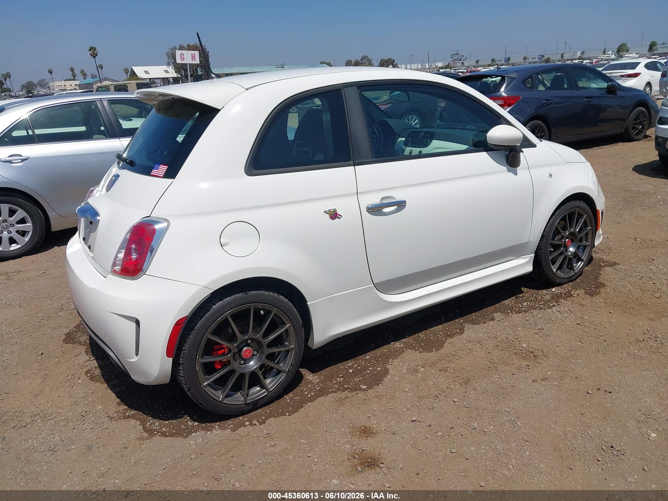 2015 Fiat 500 Abarth White vin: 3C3CFFFH6FT741474