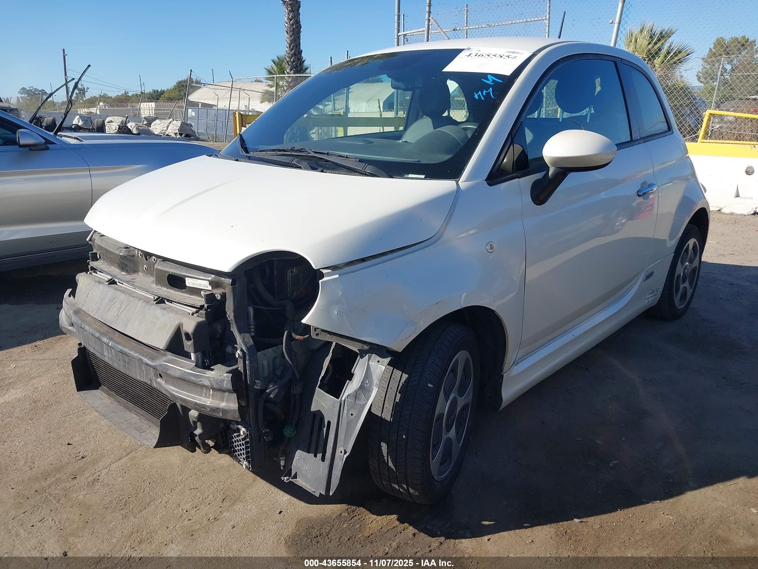 2013 Fiat 500e Battery Electric White vin: 3C3CFFGE0DT681547