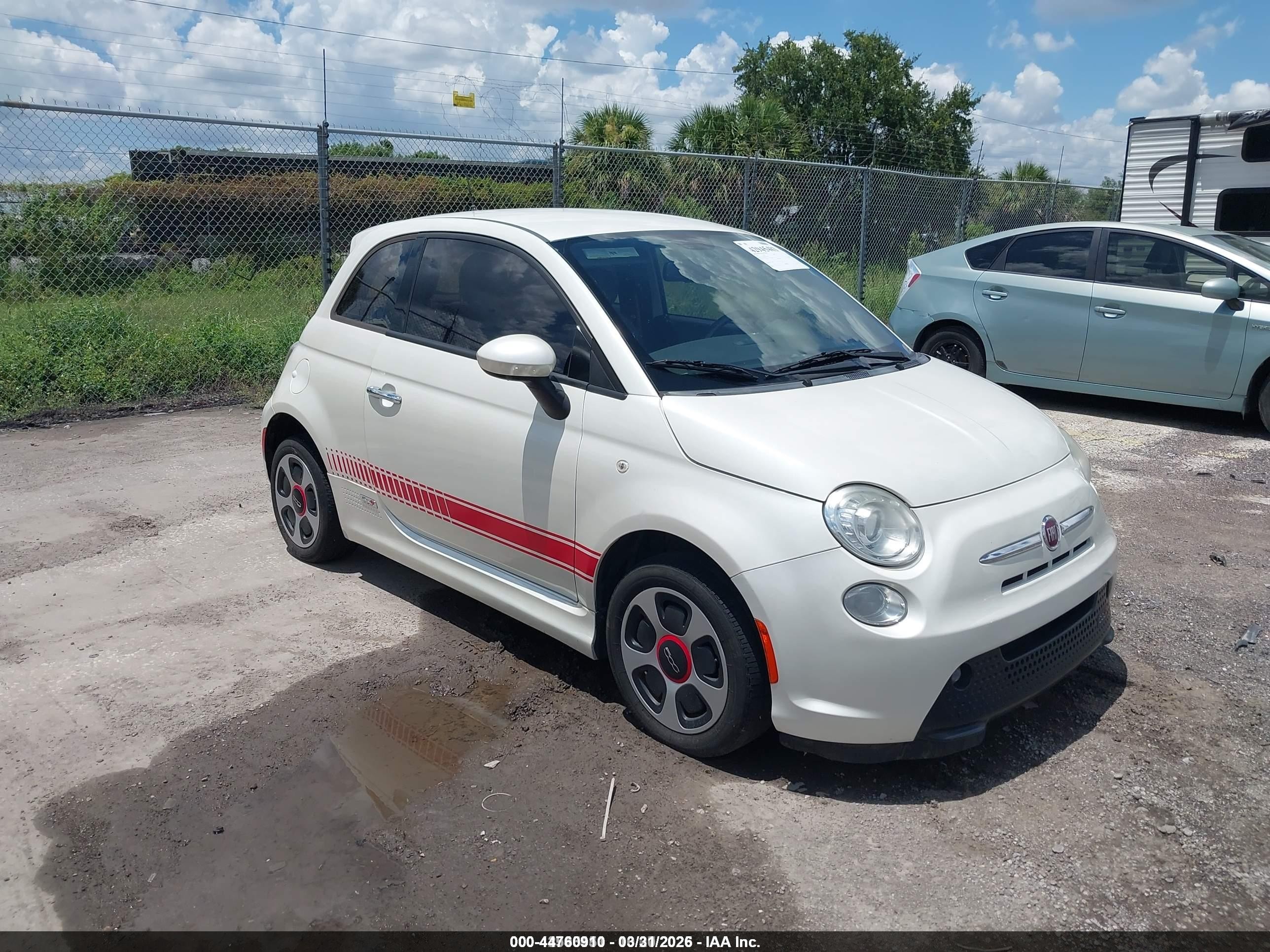 2013 Fiat 500e Battery Electric Белый vin: 3C3CFFGE0DT744775