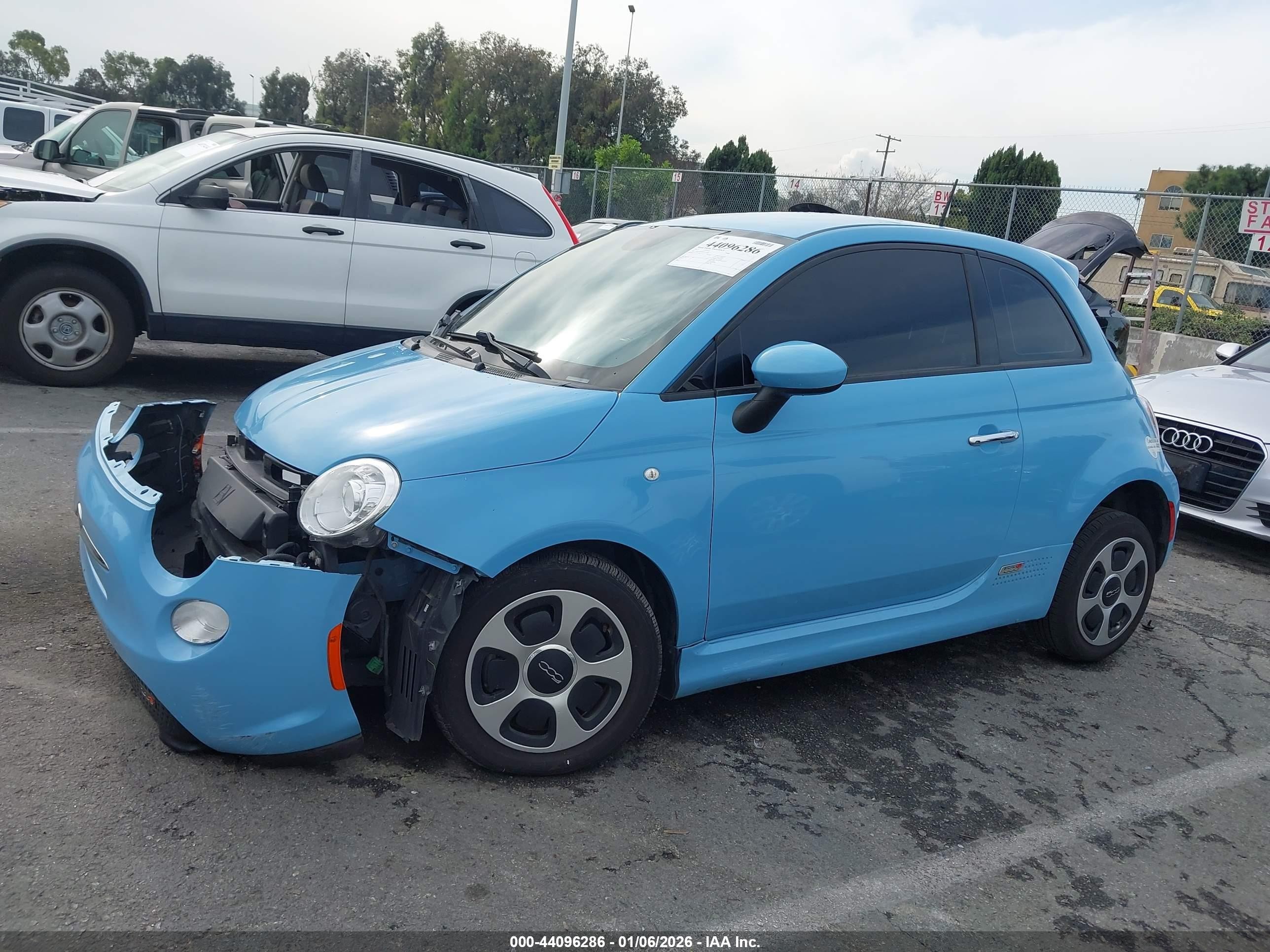 2015 Fiat 500e Battery Electric Blue vin: 3C3CFFGE0FT555501