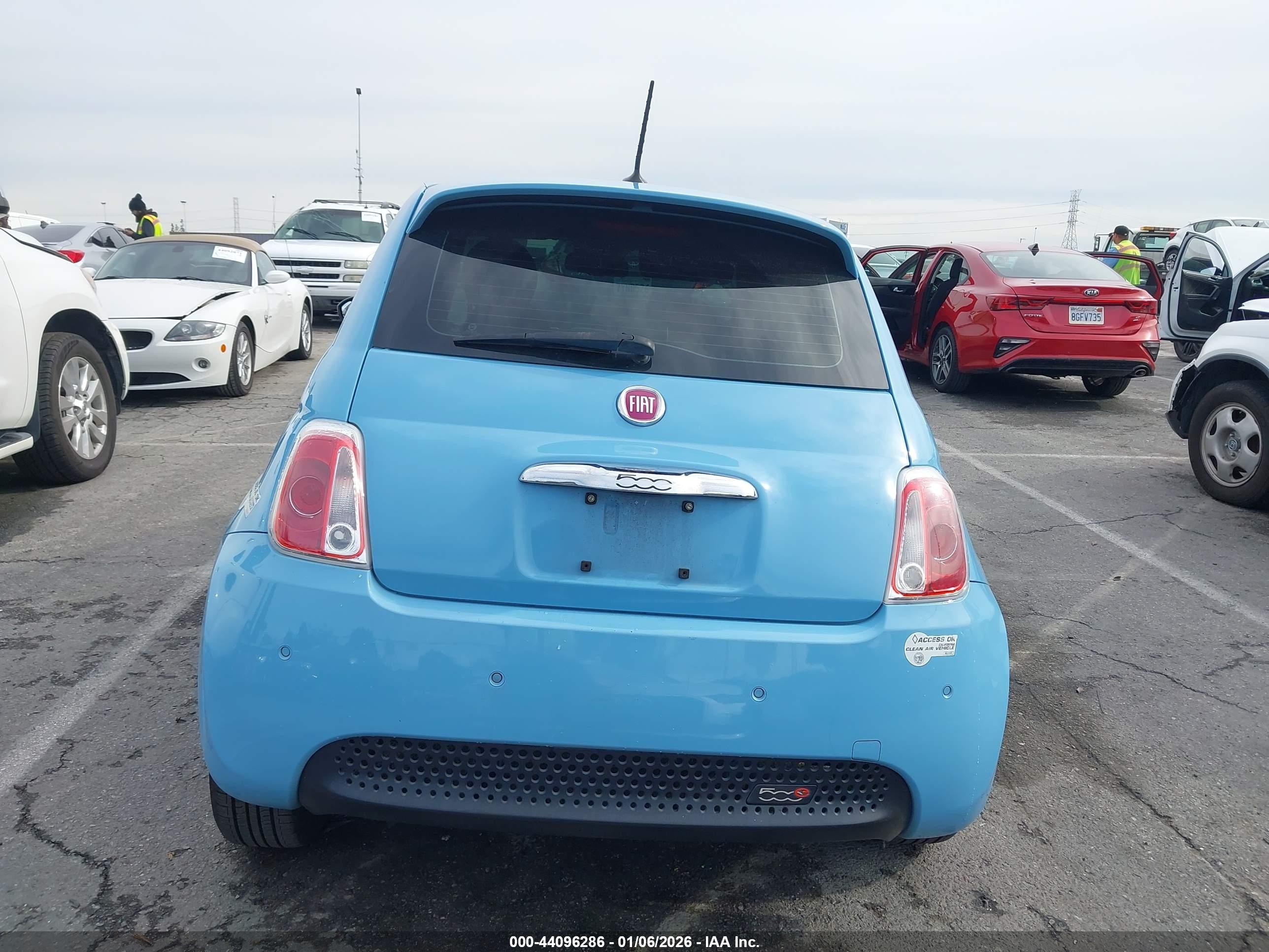 2015 Fiat 500e Battery Electric Blue vin: 3C3CFFGE0FT555501
