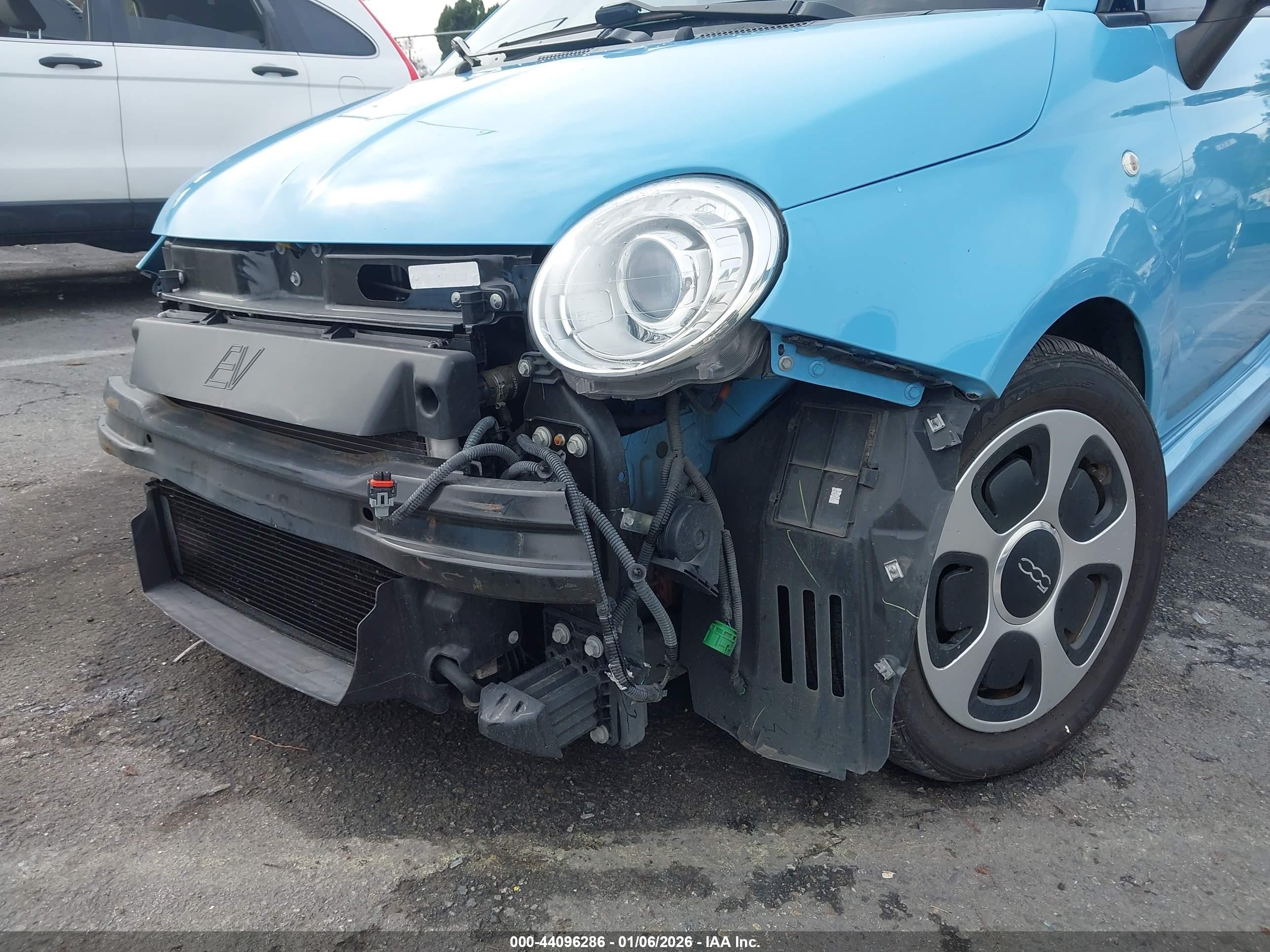 2015 Fiat 500e Battery Electric Blue vin: 3C3CFFGE0FT555501