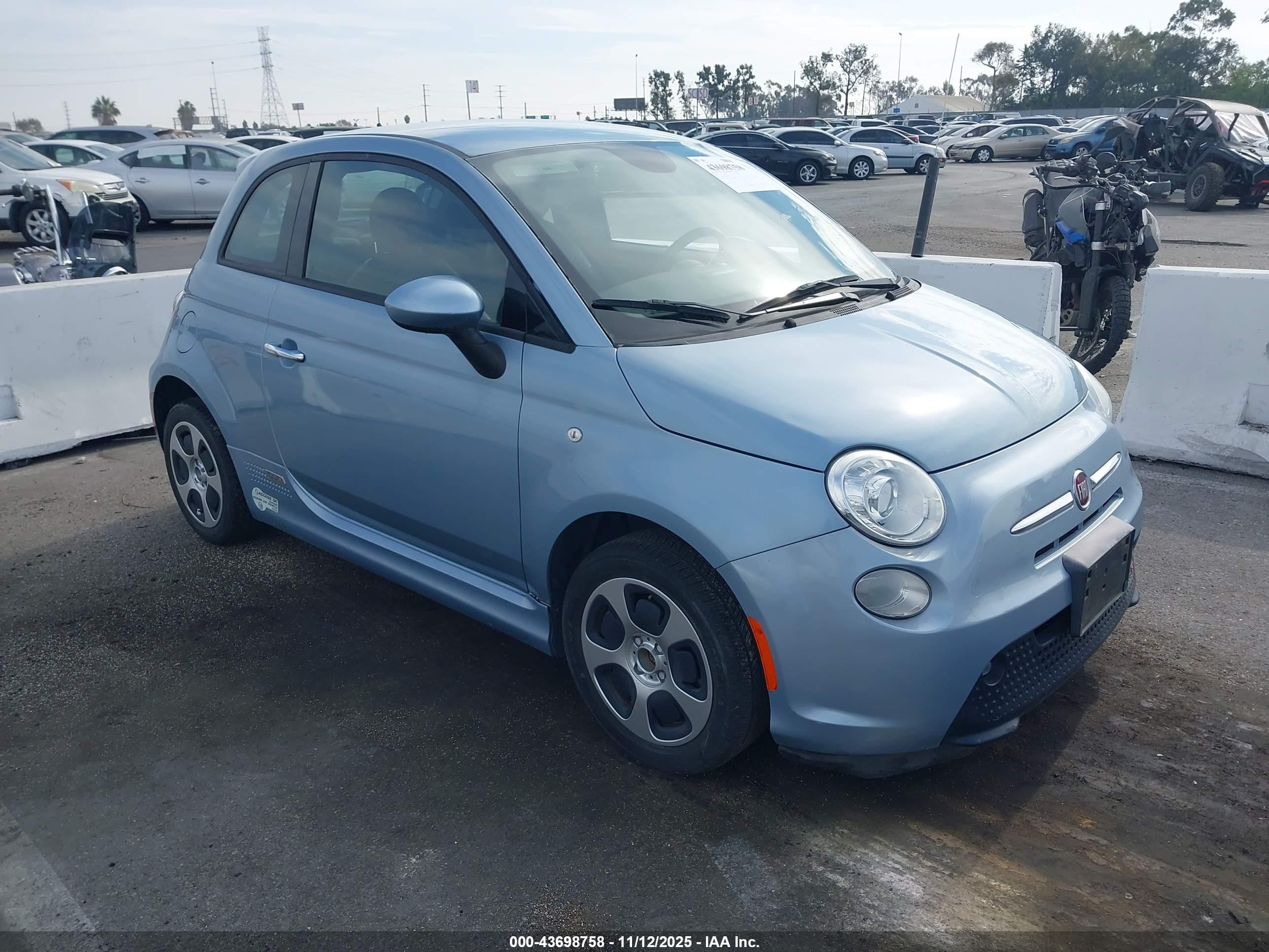 2015 Fiat 500e Battery Electric Blue vin: 3C3CFFGE0FT726120