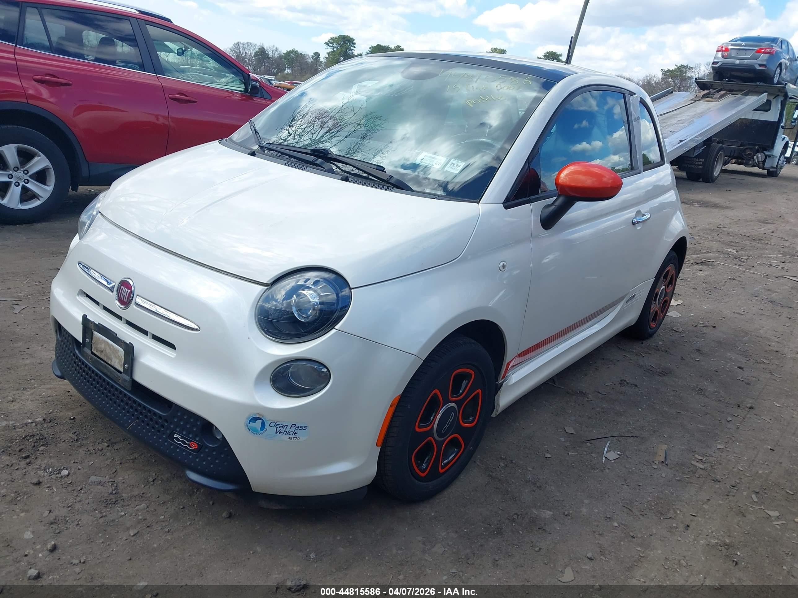 2015 Fiat 500e Battery Electric White vin: 3C3CFFGE0FT749929