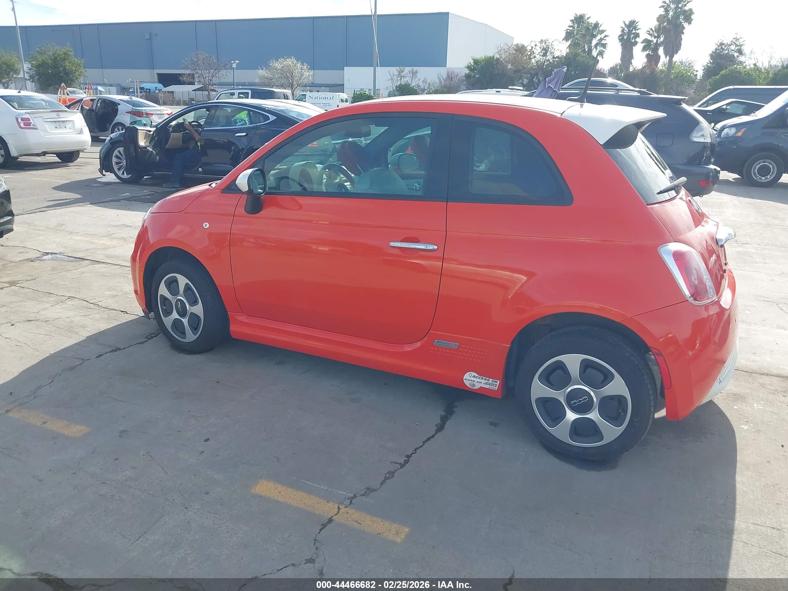 2013 Fiat 500e Battery Electric Orange vin: 3C3CFFGE1DT604606