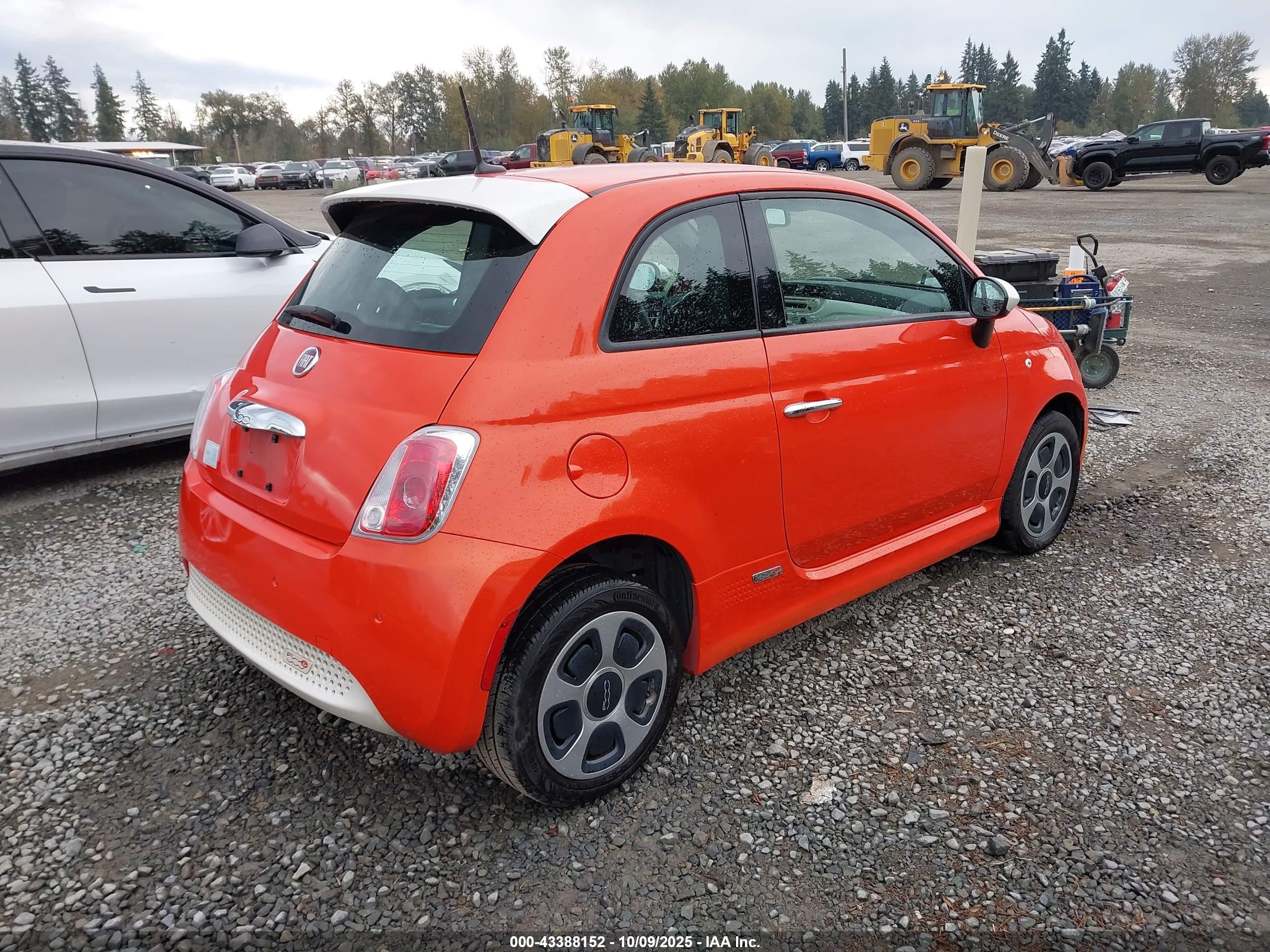 2015 Fiat 500e Battery Electric Orange vin: 3C3CFFGE1FT549836