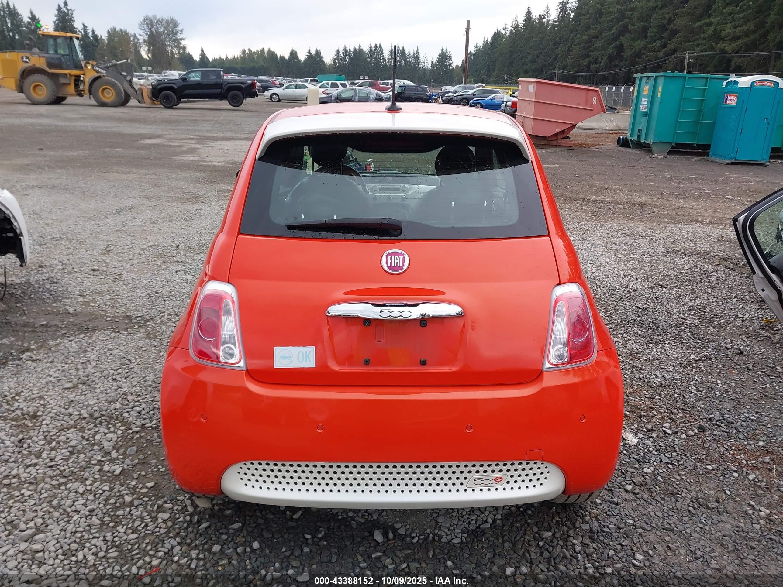 2015 Fiat 500e Battery Electric Orange vin: 3C3CFFGE1FT549836