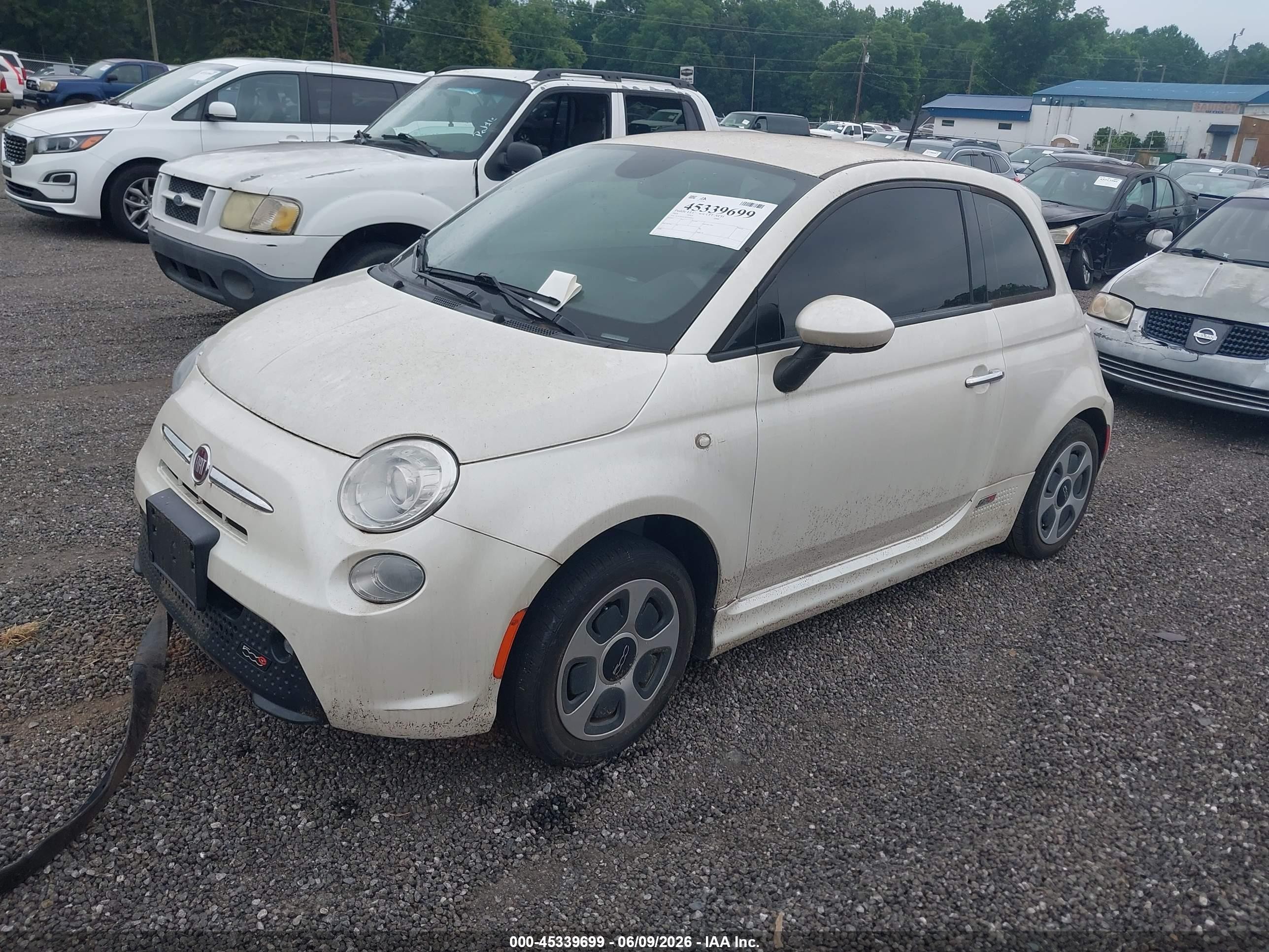 2014 Fiat 500e Battery Electric White vin: 3C3CFFGE3ET244952