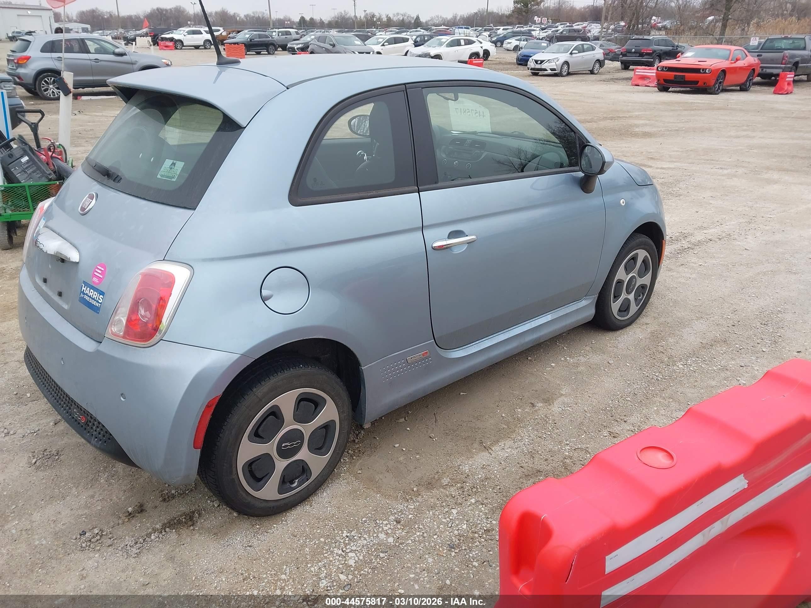 2015 Fiat 500e Battery Electric Light Blue vin: 3C3CFFGE3FT685398