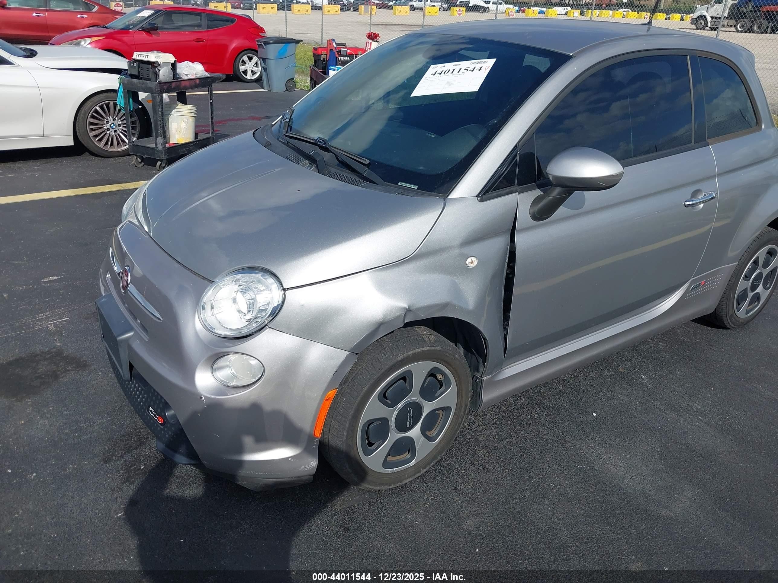 2015 Fiat 500e Battery Electric Silver vin: 3C3CFFGE3FT732896