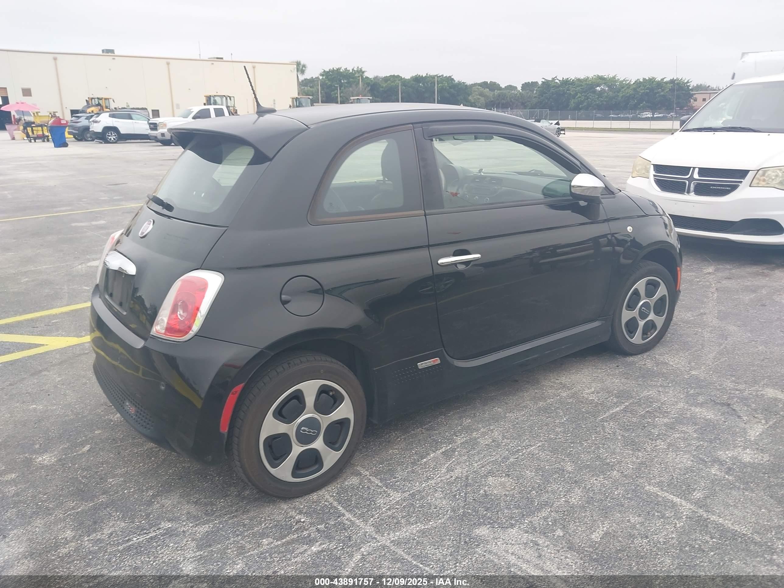 2015 Fiat 500e Battery Electric Black vin: 3C3CFFGE6FT527430