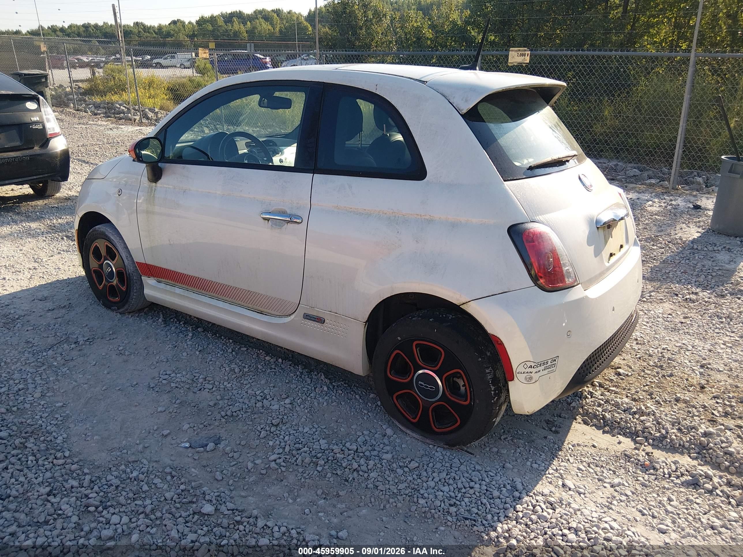 2013 Fiat 500e Battery Electric White vin: 3C3CFFGE7DT745969