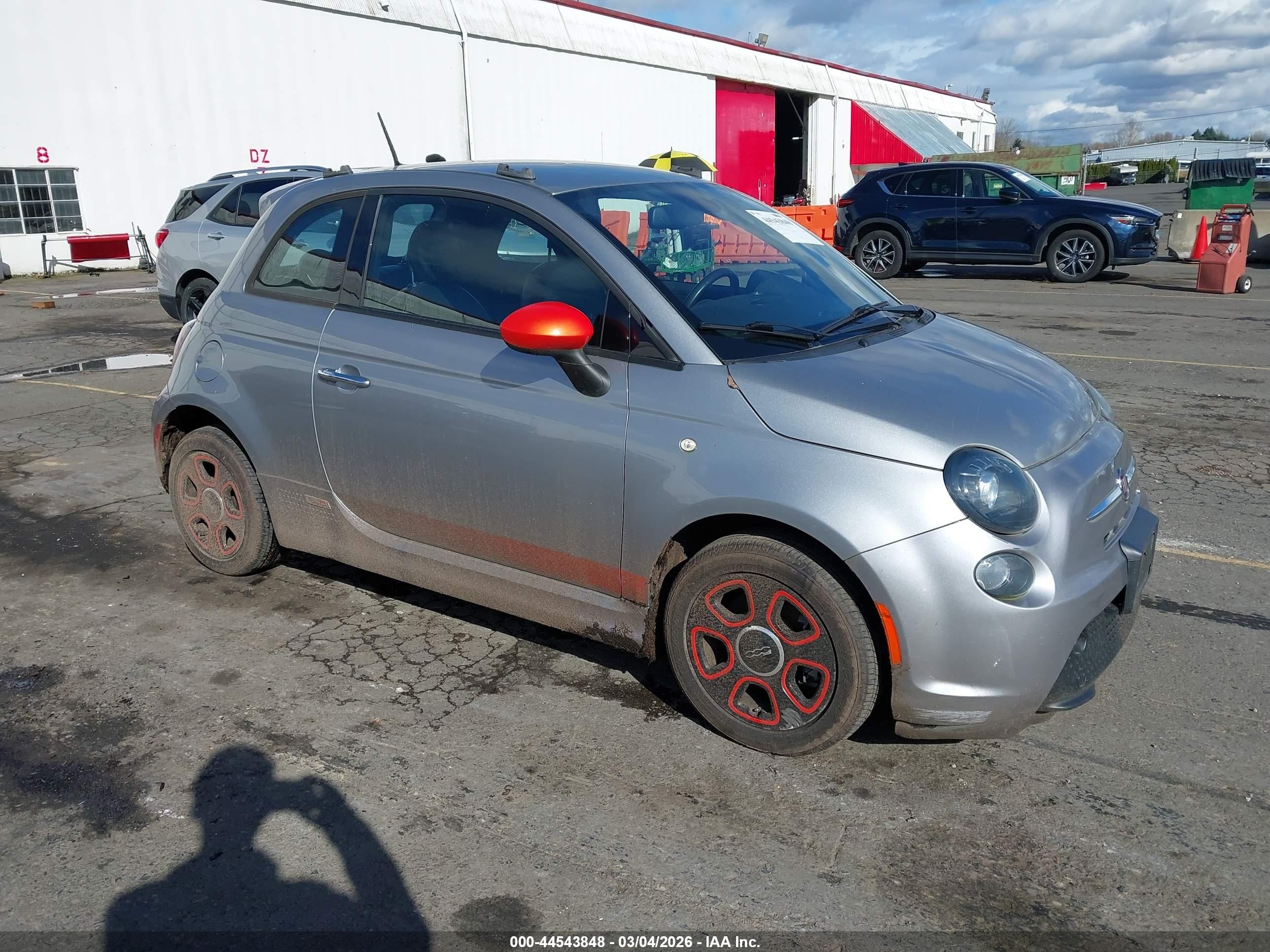 2015 Fiat 500e Battery Electric Silver vin: 3C3CFFGE7FT695450