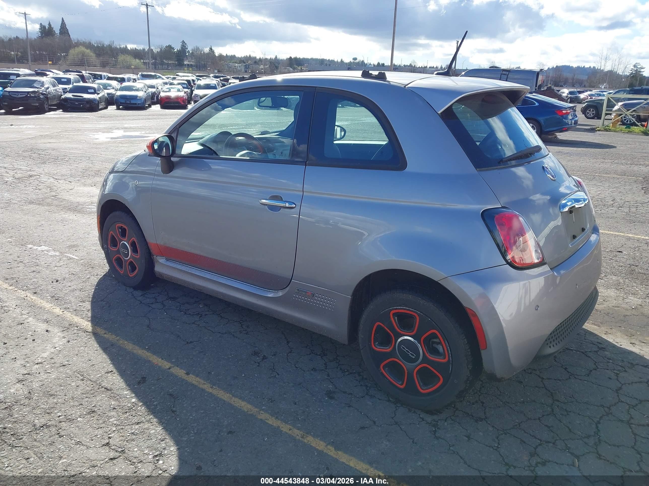 2015 Fiat 500e Battery Electric Silver vin: 3C3CFFGE7FT695450