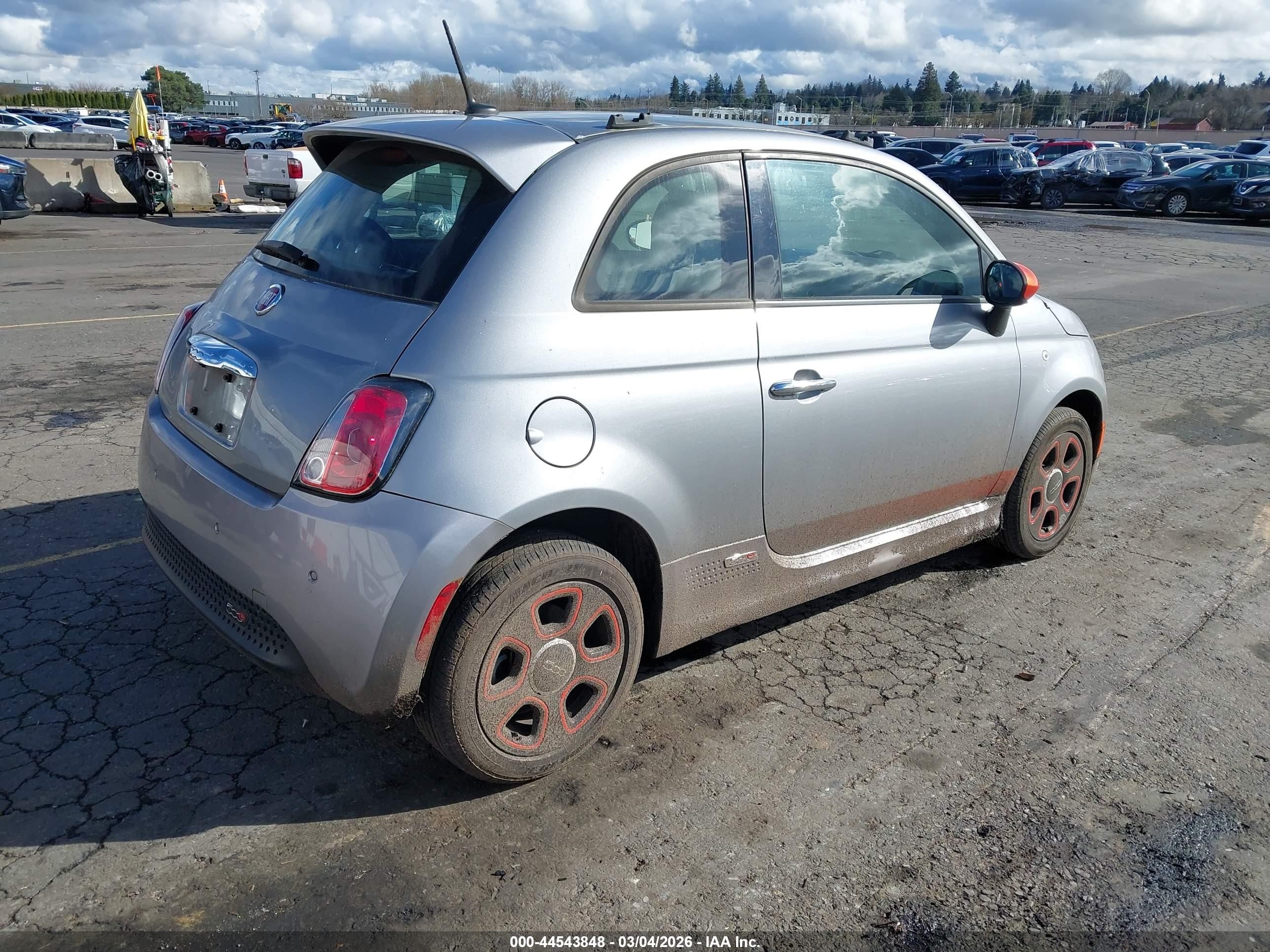 2015 Fiat 500e Battery Electric Silver vin: 3C3CFFGE7FT695450