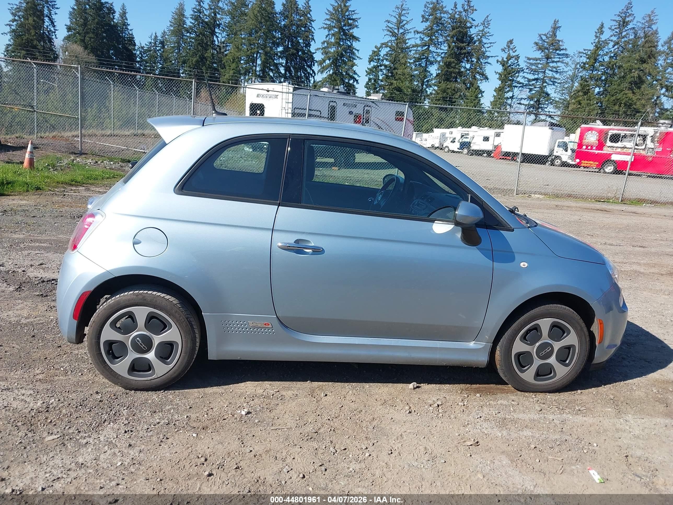 2015 Fiat 500e Battery Electric Light Blue vin: 3C3CFFGEXFT503082