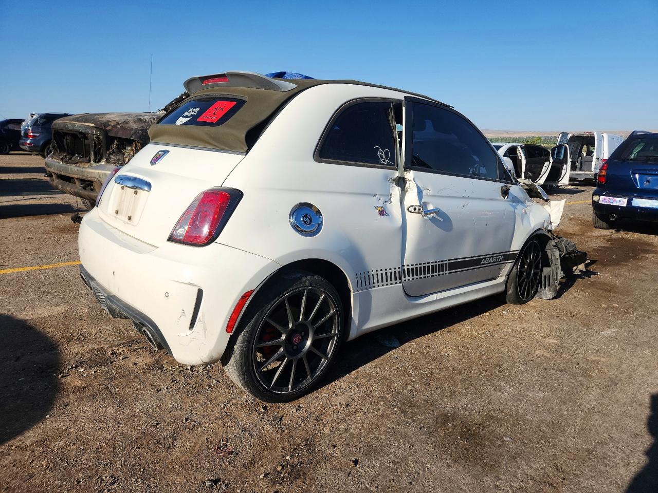 2015 Fiat 500 Abarth White vin: 3C3CFFJH4FT608011