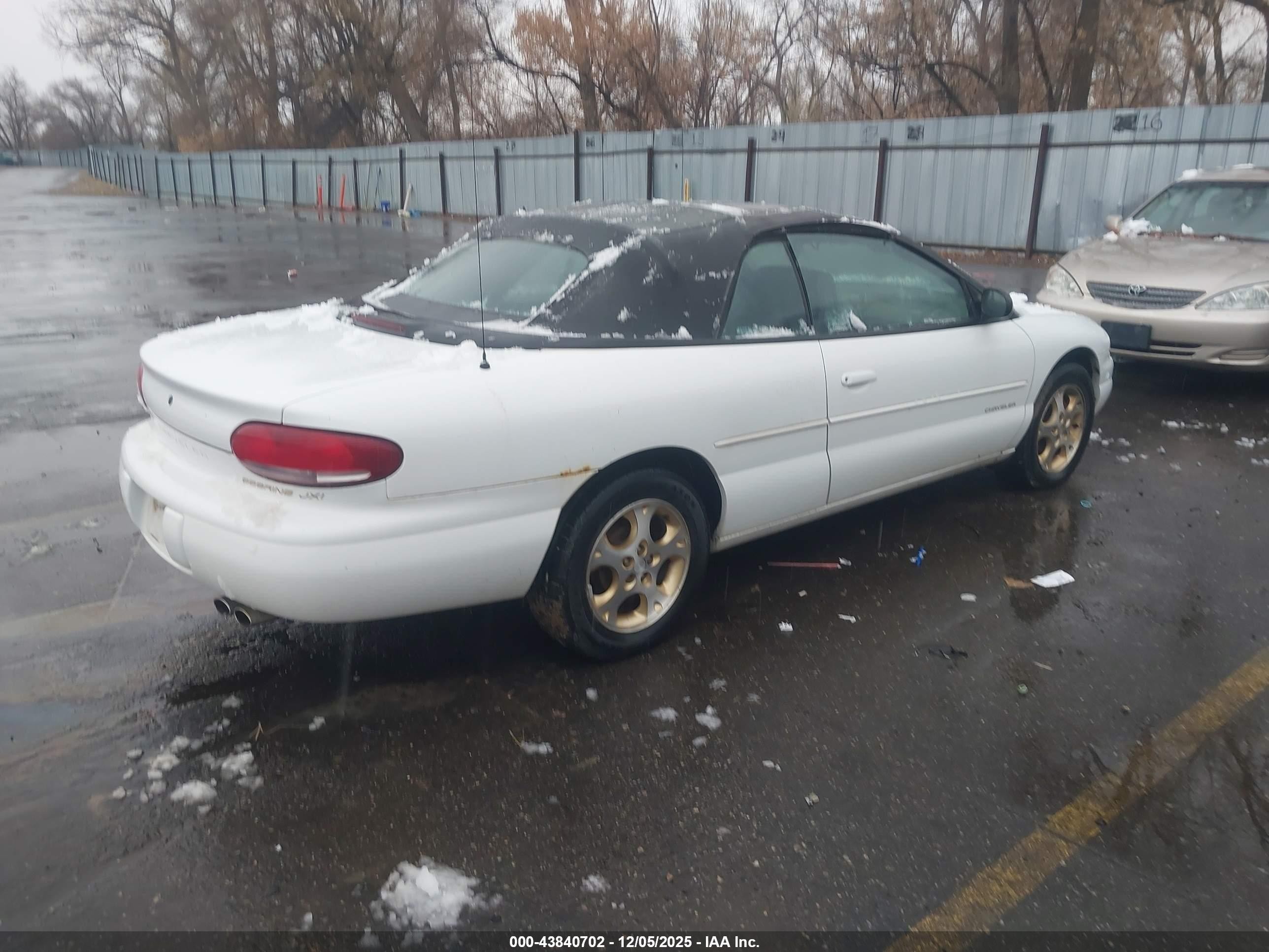 1999 Chrysler Sebring Jxi White vin: 3C3EL55HXXT553202