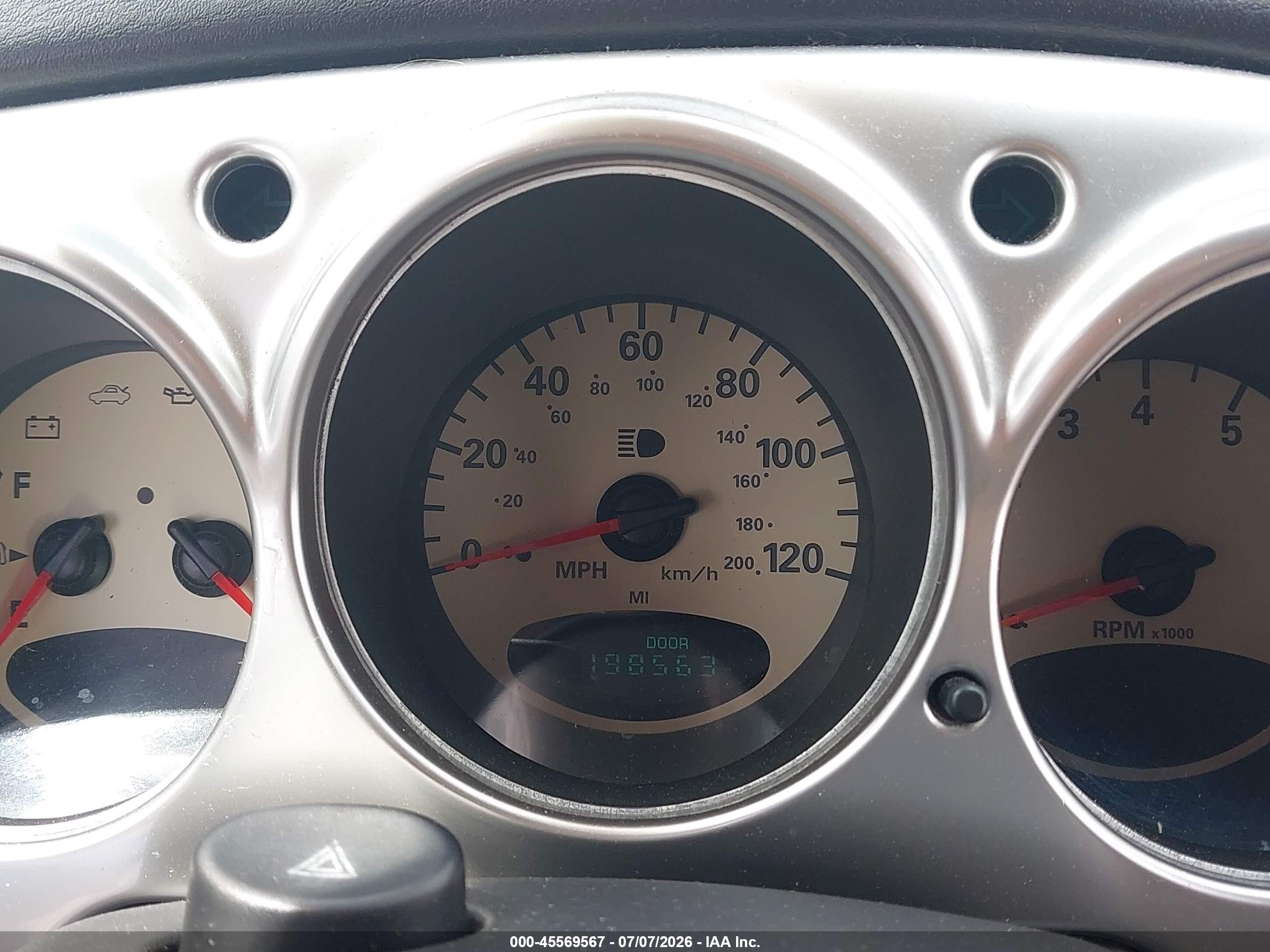 2005 Chrysler Pt Cruiser   Cream vin: 3C3EY45X35T615734