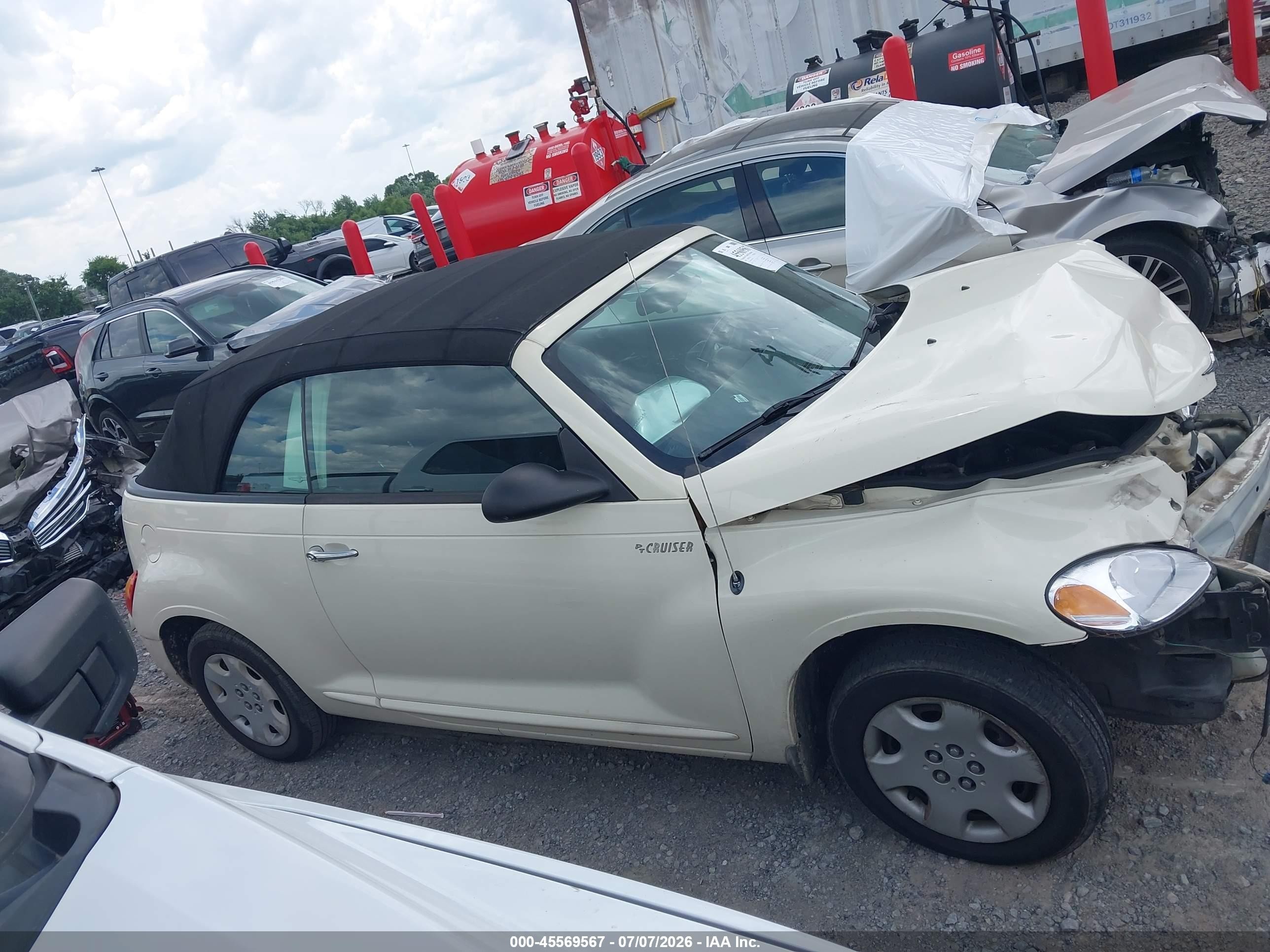 2005 Chrysler Pt Cruiser   Cream vin: 3C3EY45X35T615734
