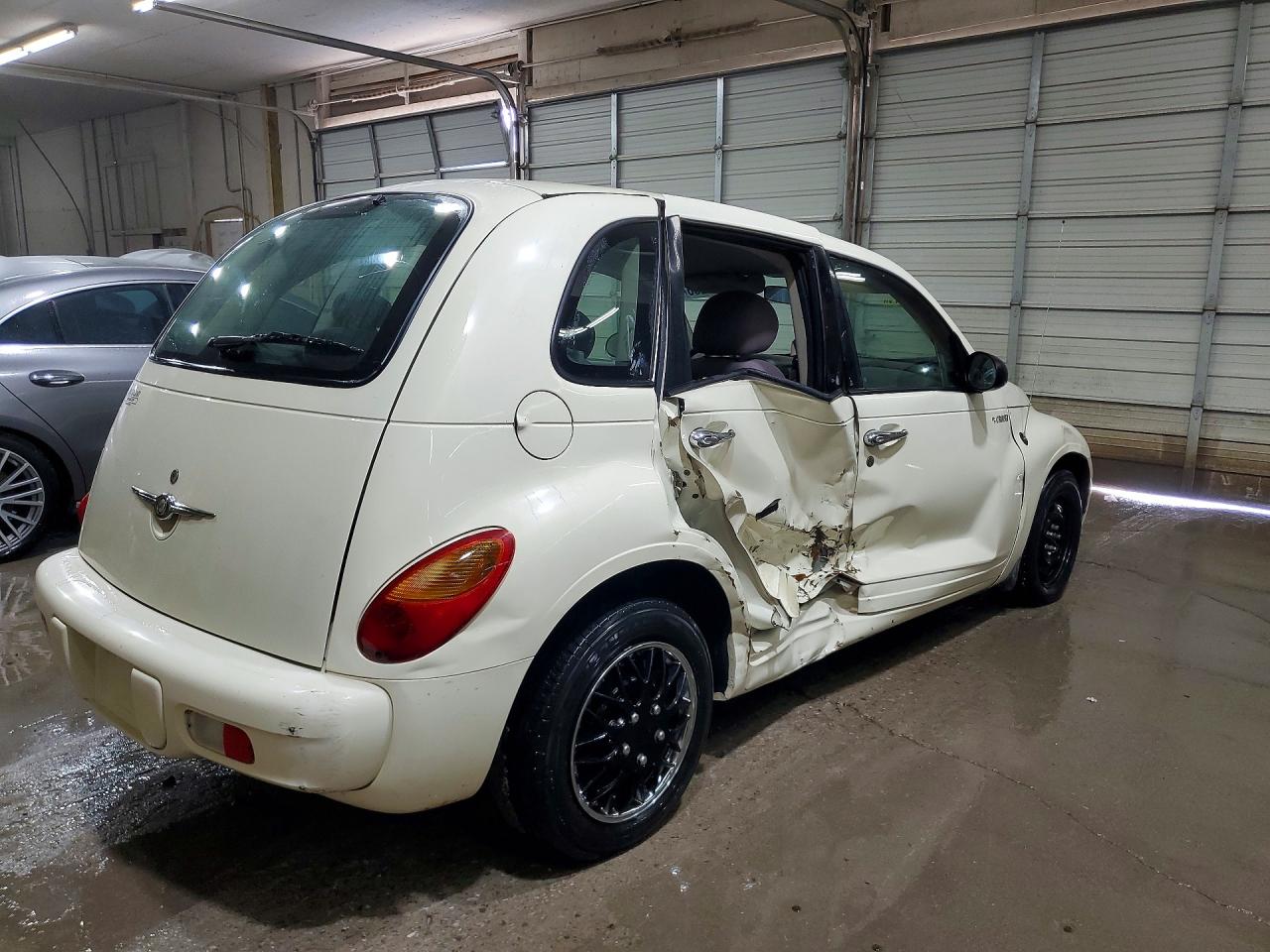 2005 Chrysler Pt Cruiser Cream vin: 3C4FY48B05T500783