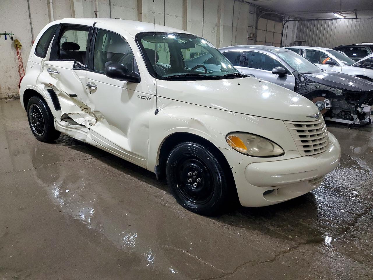 2005 Chrysler Pt Cruiser Cream vin: 3C4FY48B05T500783
