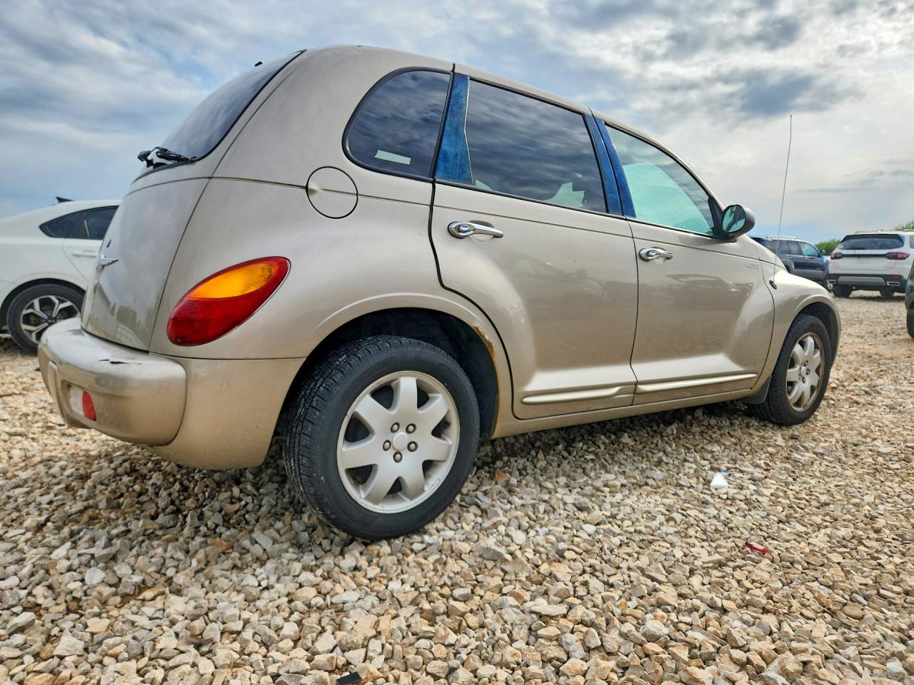 2004 Chrysler Pt Cruiser Tan vin: 3C4FY48B34T294177
