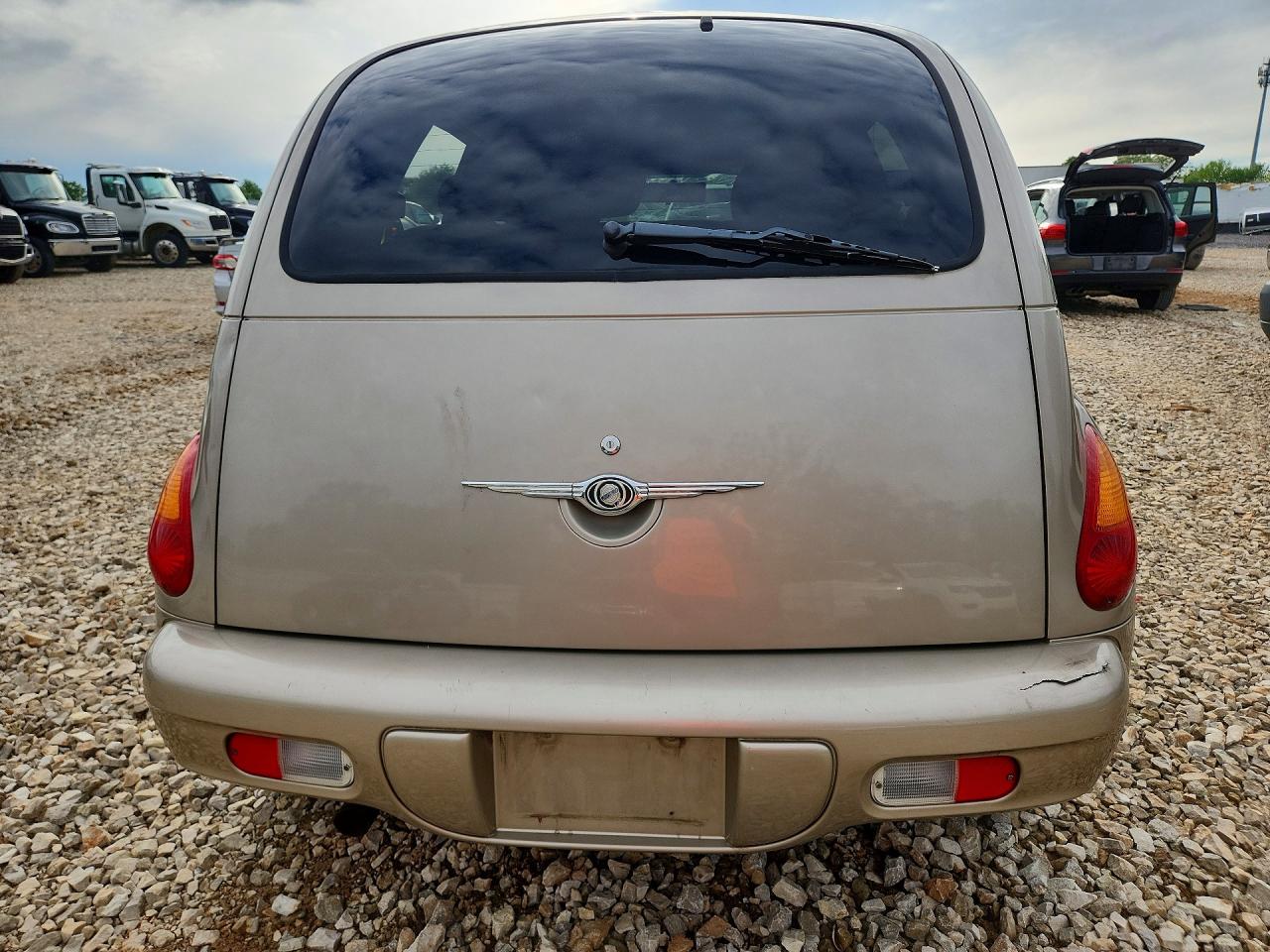 2004 Chrysler Pt Cruiser Tan vin: 3C4FY48B34T294177
