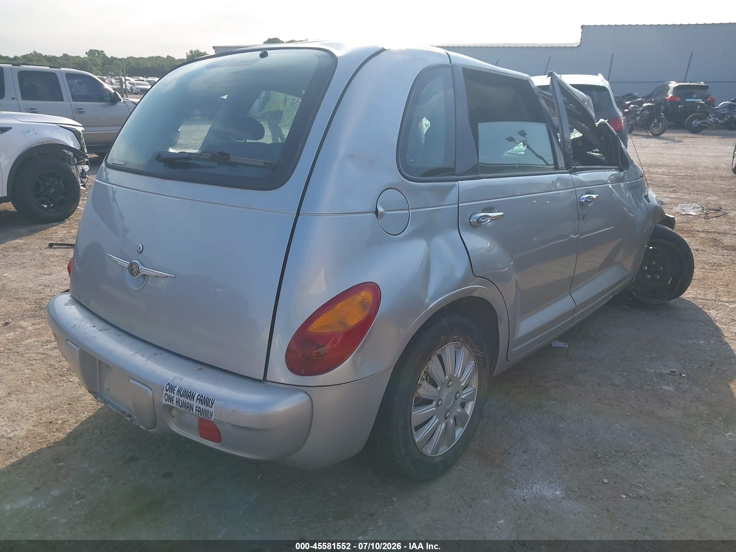 2005 Chrysler Pt Cruiser   Silver vin: 3C4FY48BX5T609428