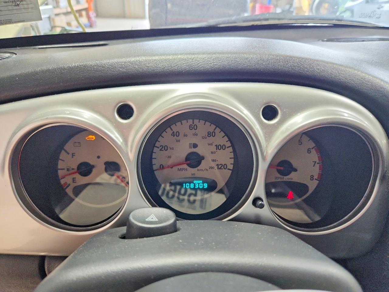 2005 Chrysler Pt Cruiser Base Cream vin: 3C4FY48BX5T610952