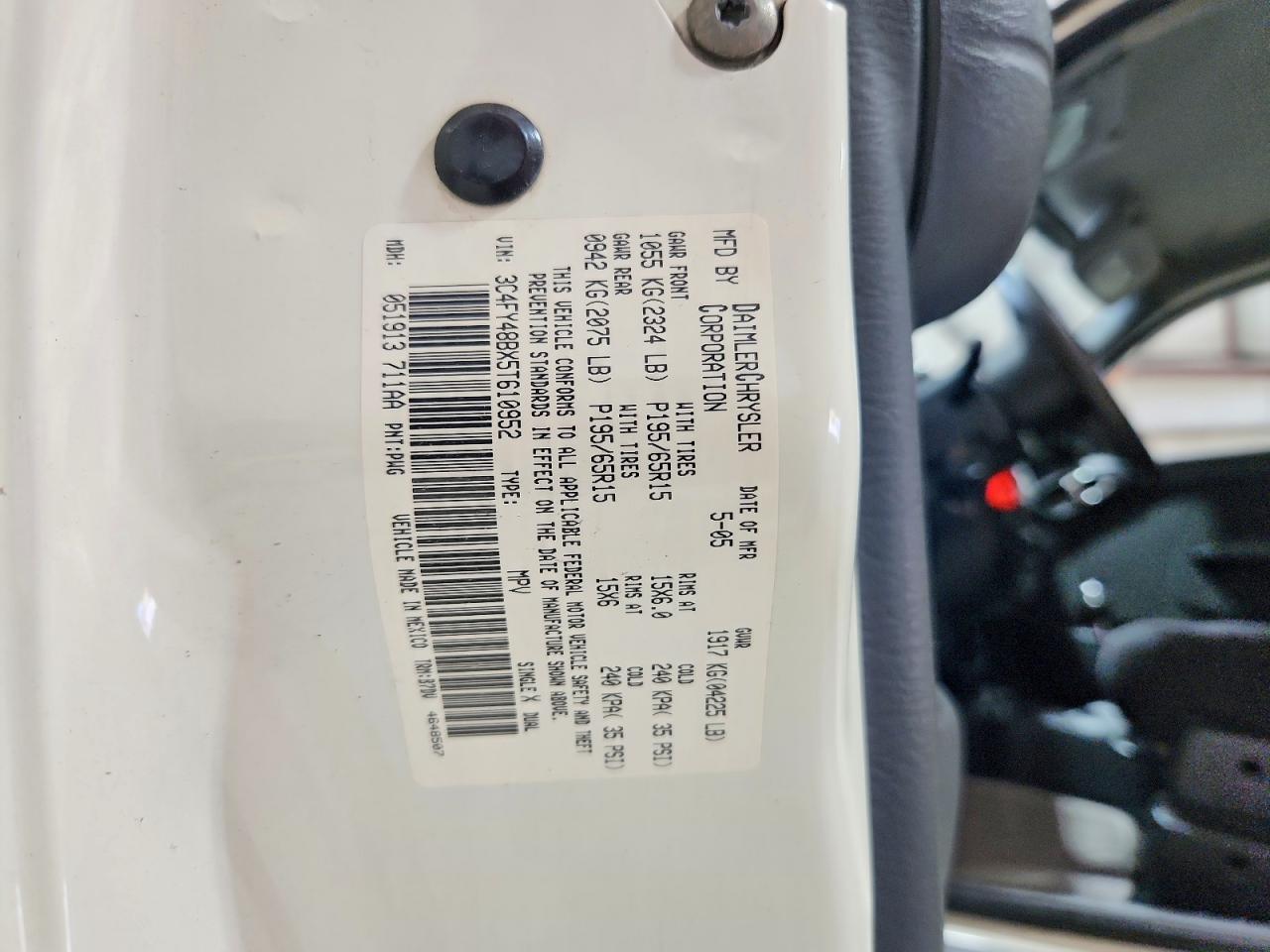 2005 Chrysler Pt Cruiser Base Cream vin: 3C4FY48BX5T610952