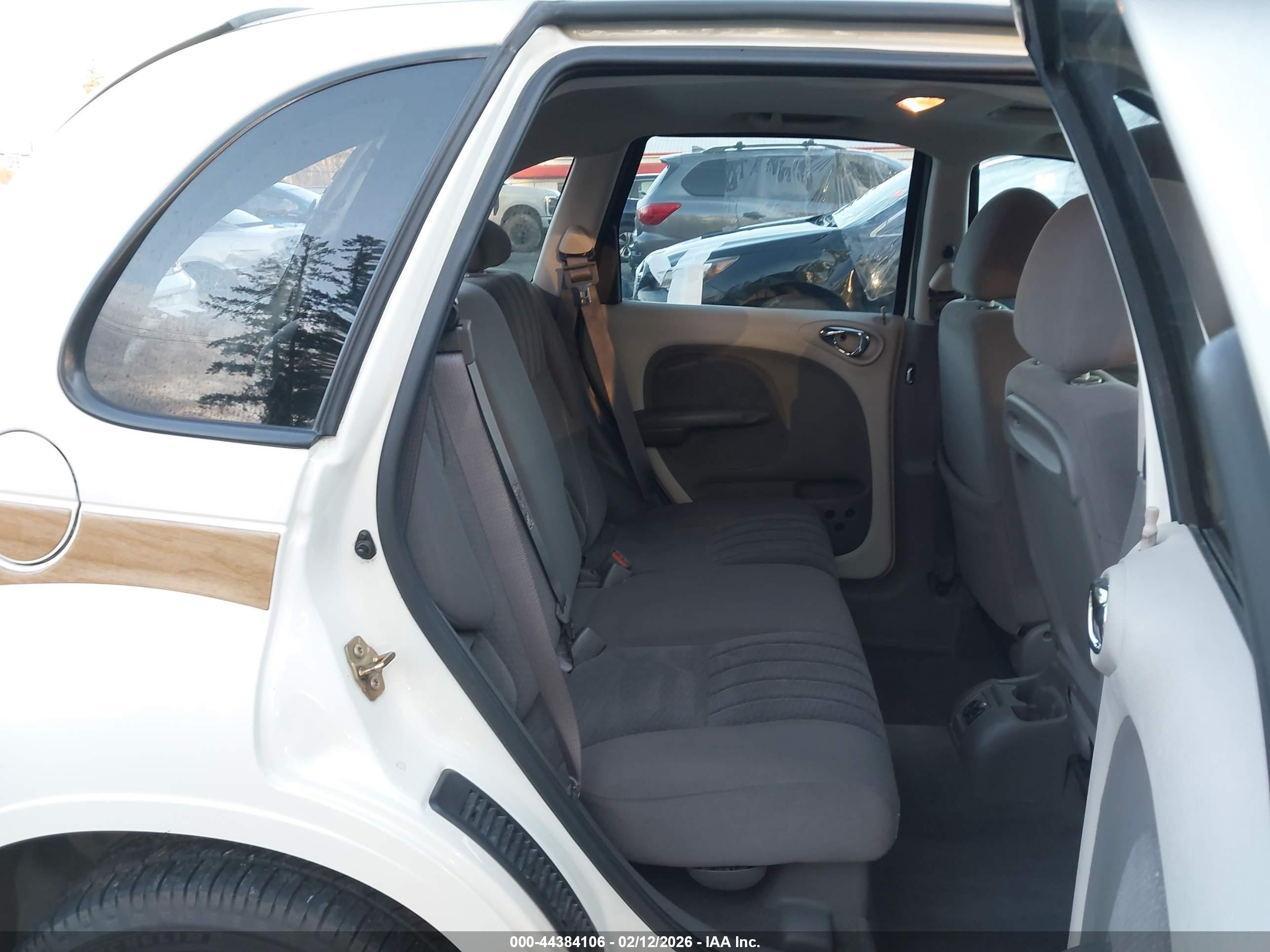 2004 Chrysler Pt Cruiser Touring White vin: 3C4FY58854T208250